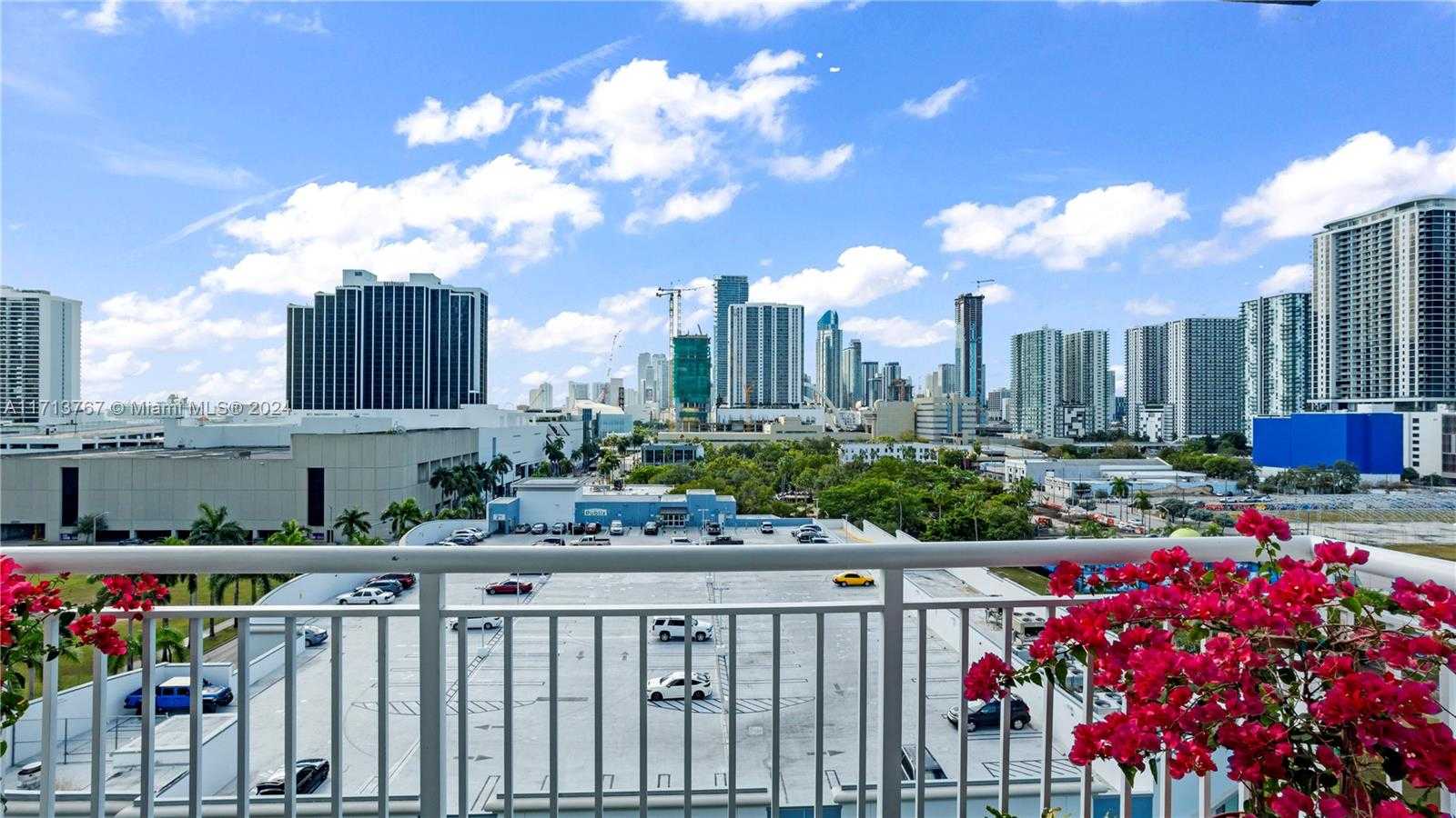 Small Image of 275 NE 18th St, Miami, FL 33132, USA Number 31