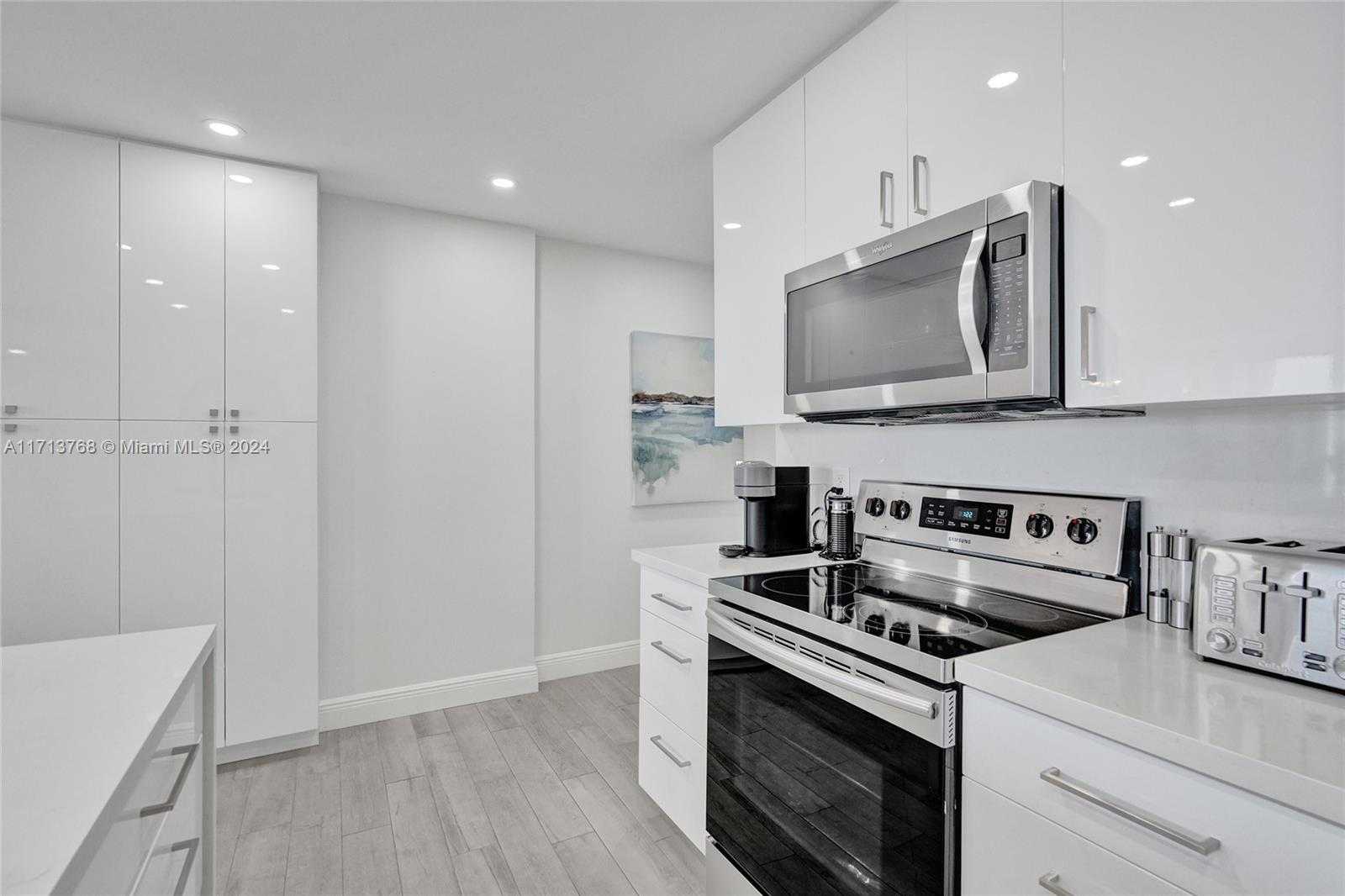 Small Image of 521 NORTH RIVERSIDE DR #705, Pompano Beach Number 15