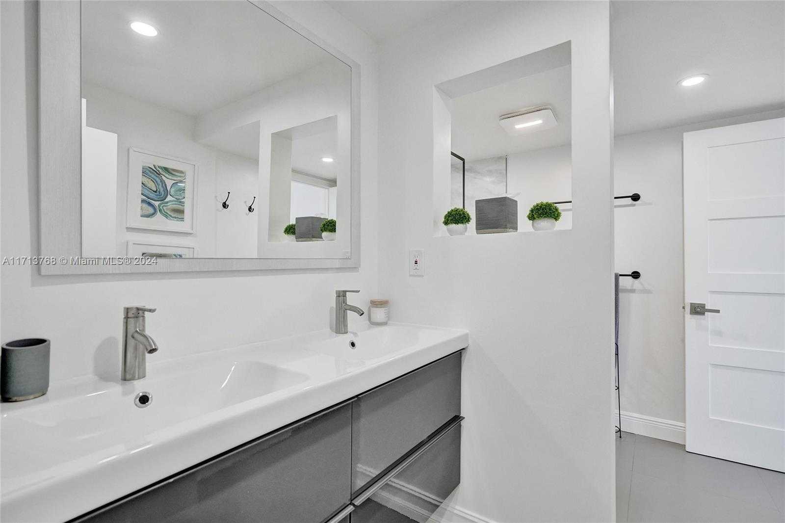 Small Image of 521 NORTH RIVERSIDE DR #705, Pompano Beach Number 43
