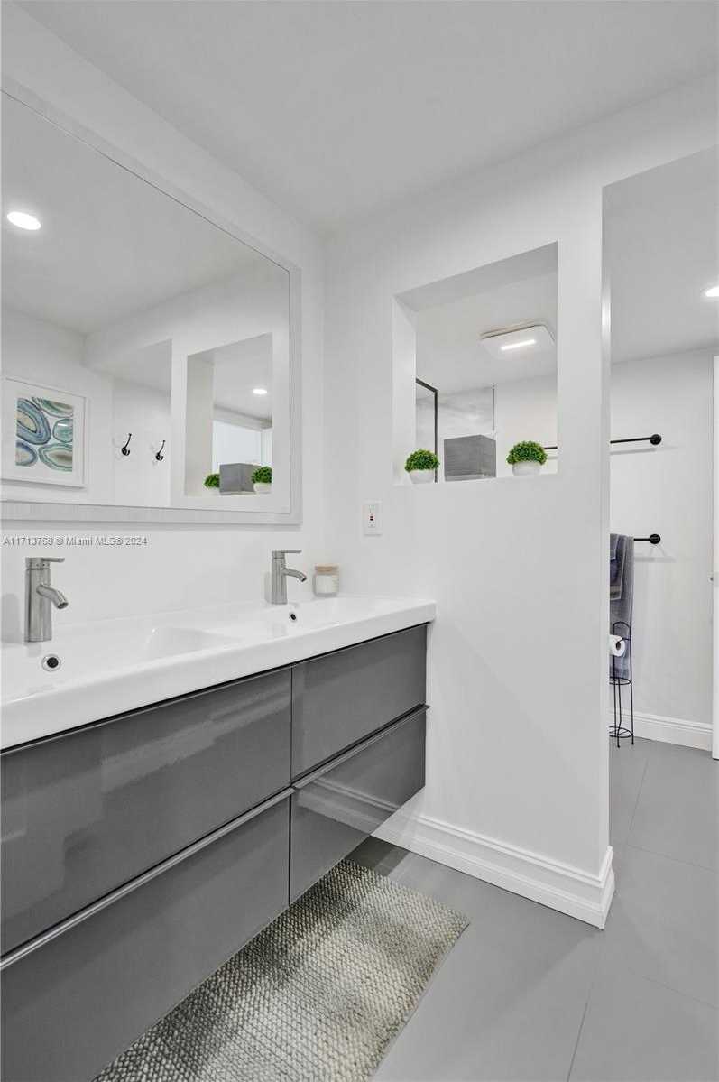 Small Image of 521 NORTH RIVERSIDE DR #705, Pompano Beach Number 44