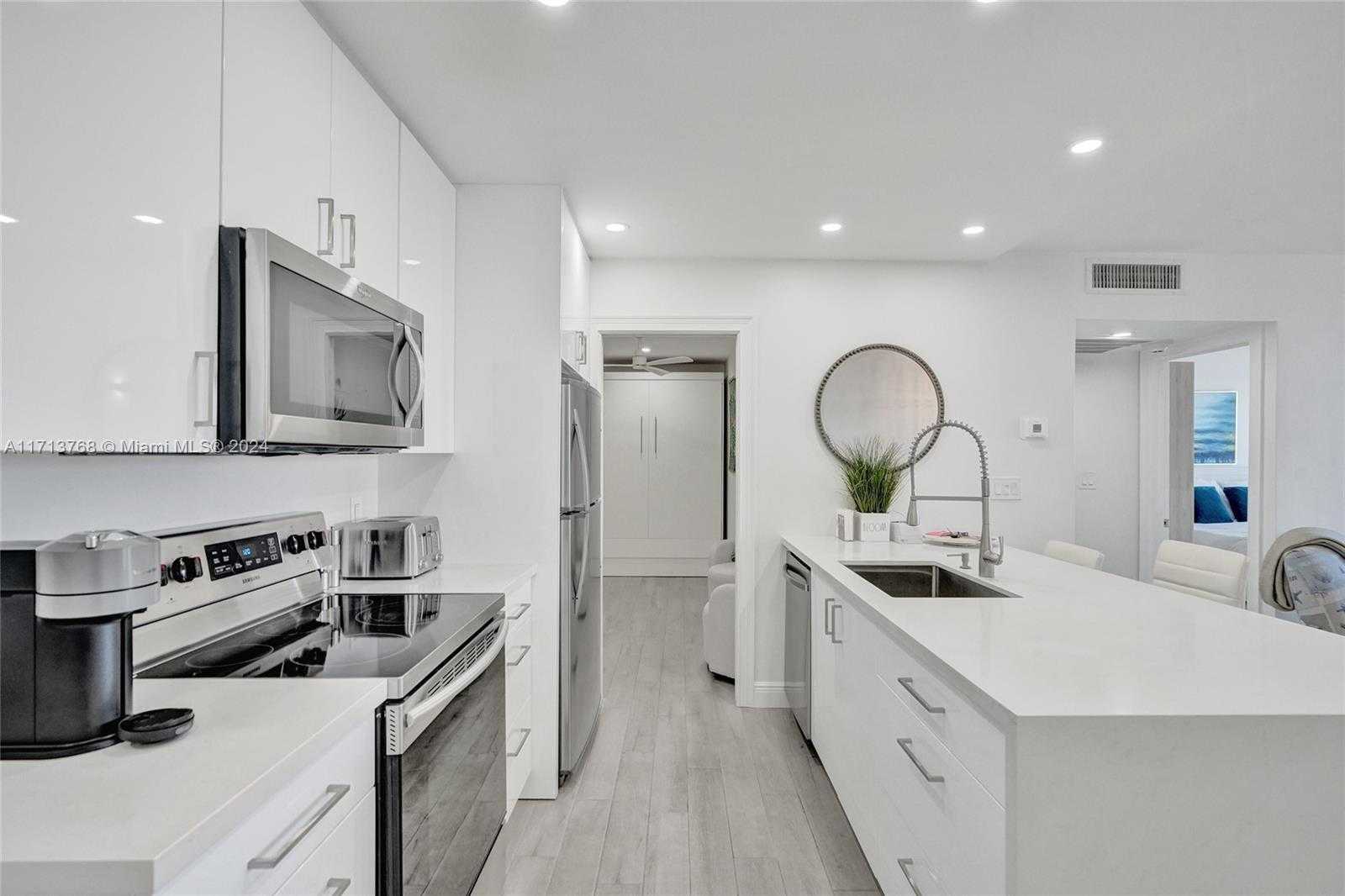 Small Image of 521 NORTH RIVERSIDE DR #705, Pompano Beach Number 7