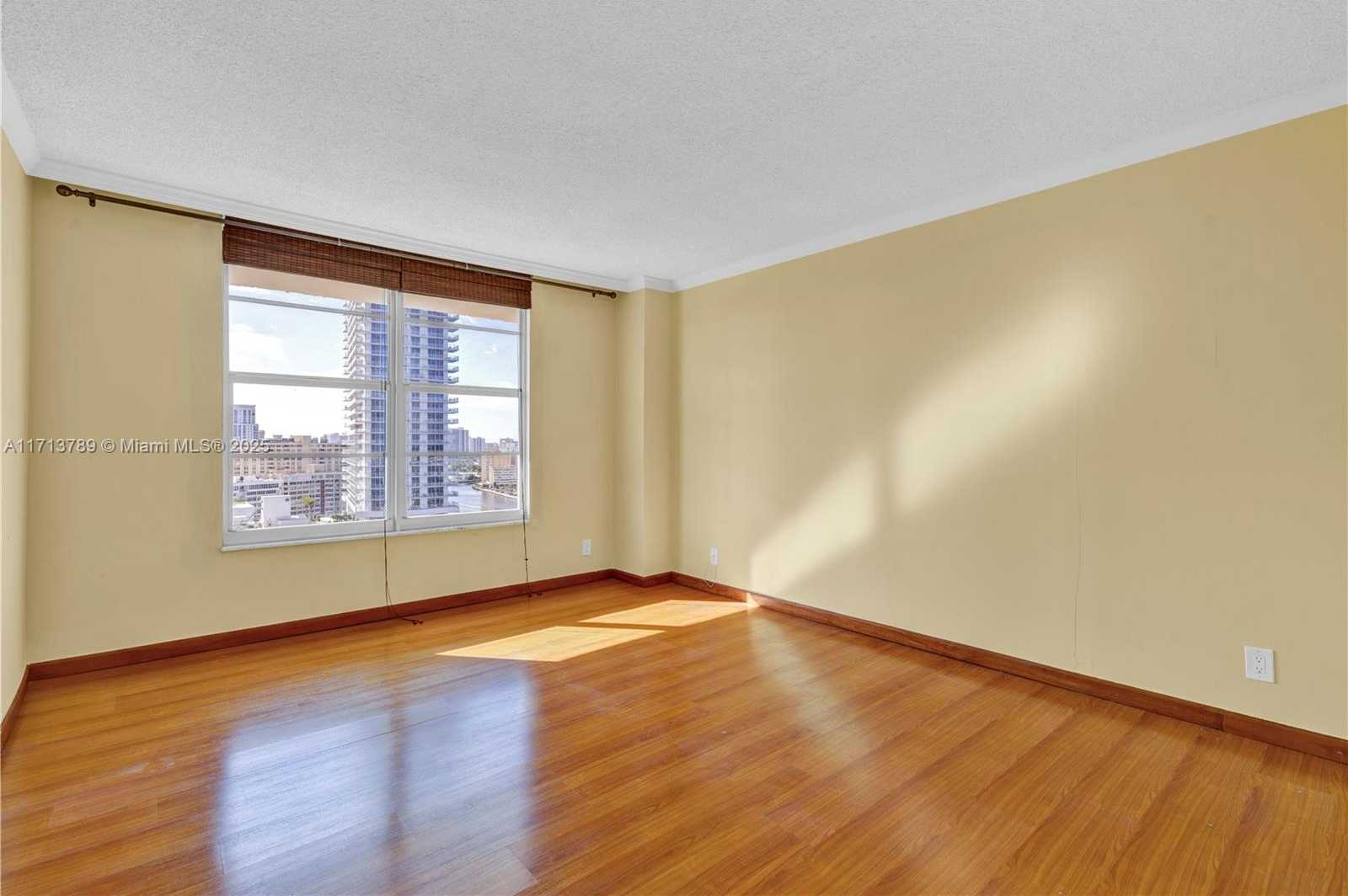 Small Image of 3800 SOUTH OCEAN DR #1806, Hollywood Number 10