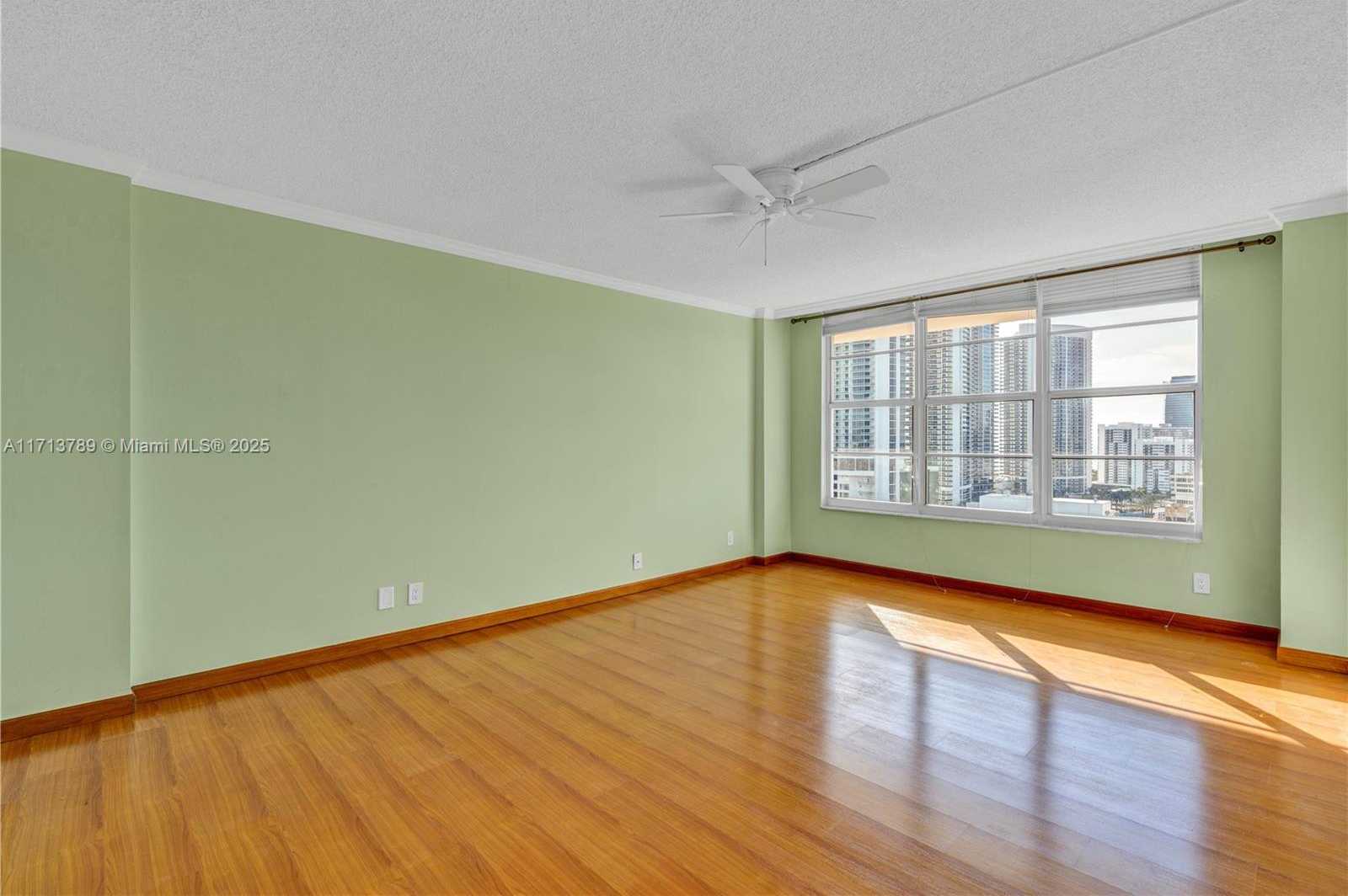Small Image of 3800 SOUTH OCEAN DR #1806, Hollywood Number 14