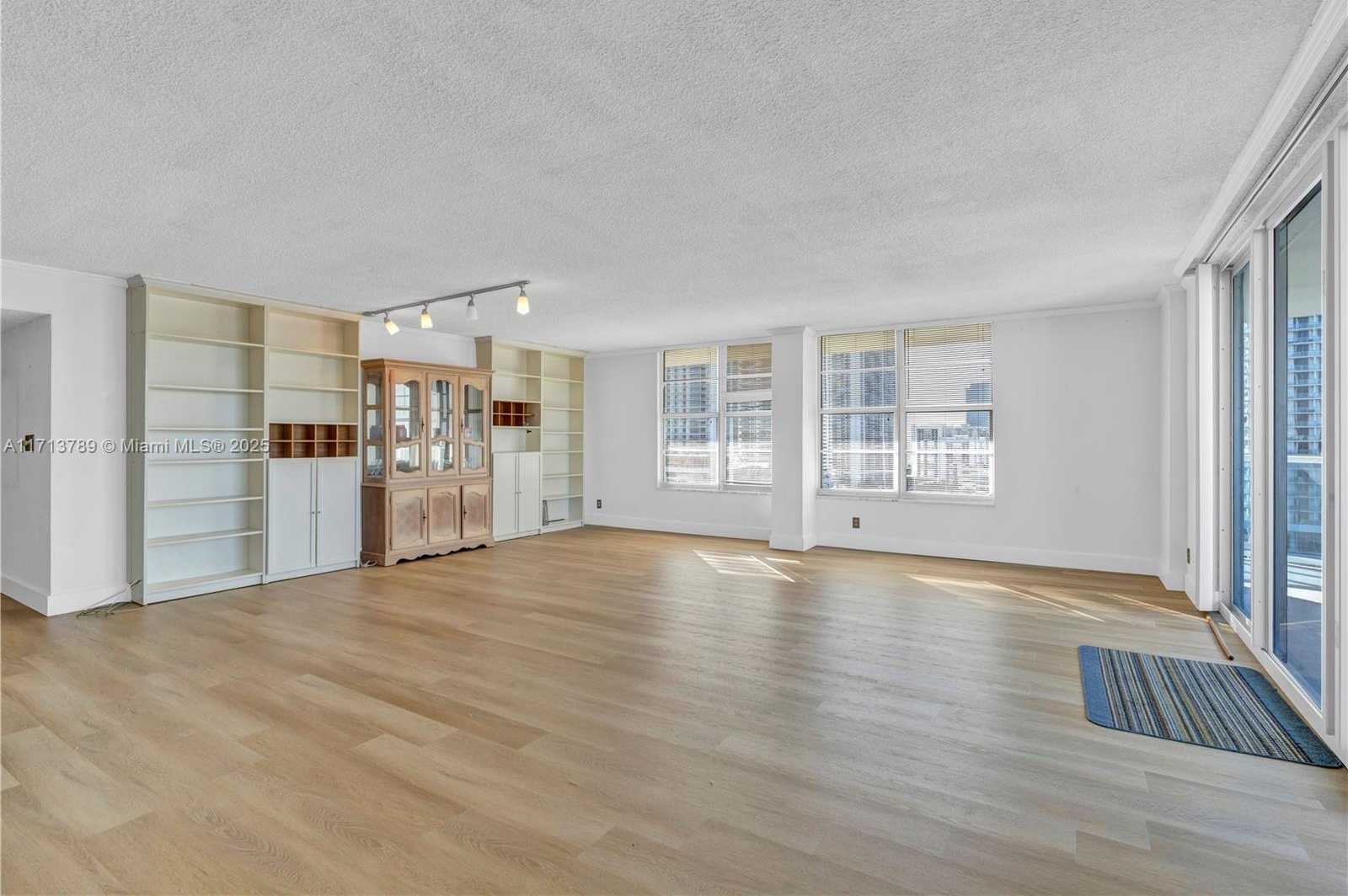 Small Image of 3800 SOUTH OCEAN DR #1806, Hollywood Number 8