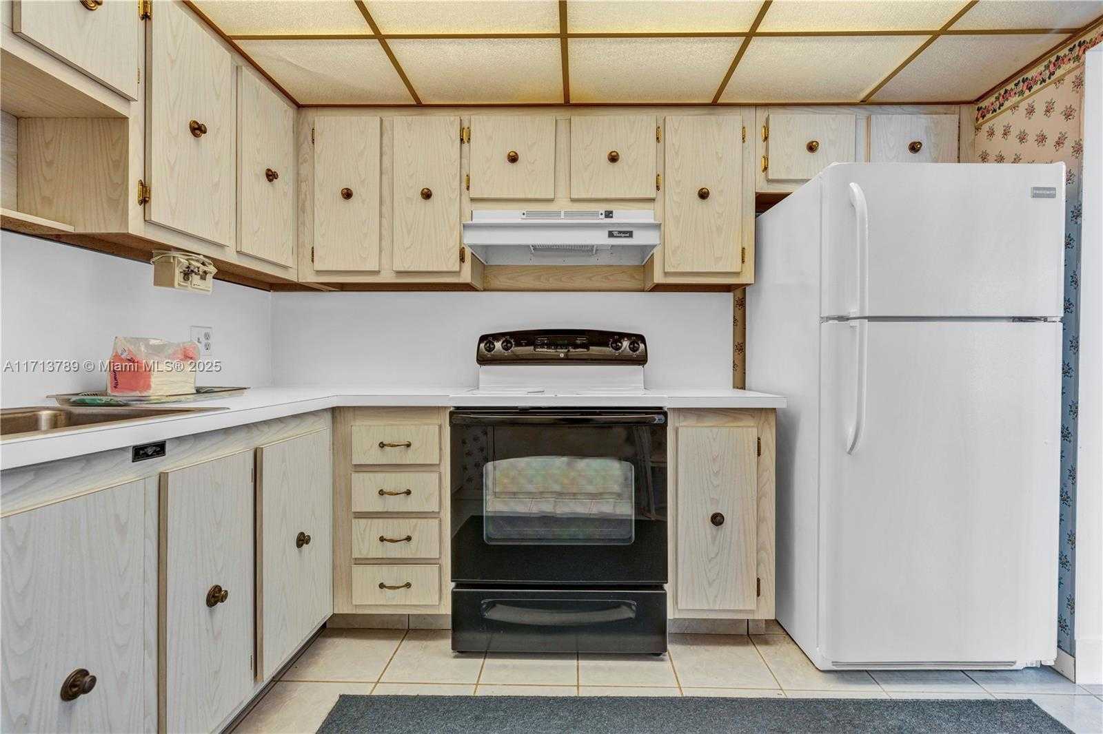Small Image of 3800 SOUTH OCEAN DR #1806, Hollywood Number 9