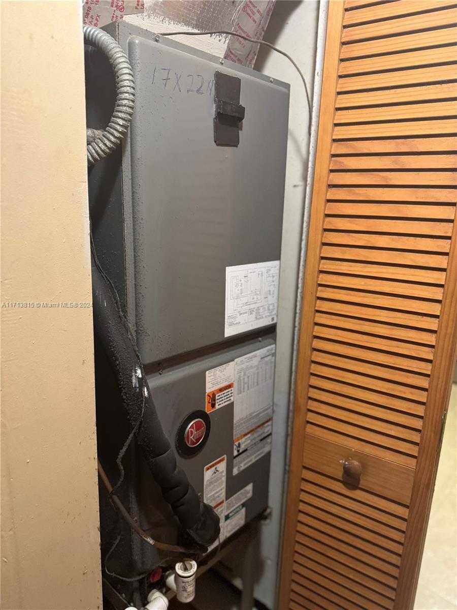 Small Image of 16465 NORTH EAST 22ND AVE #405, North Miami Beach Number 10
