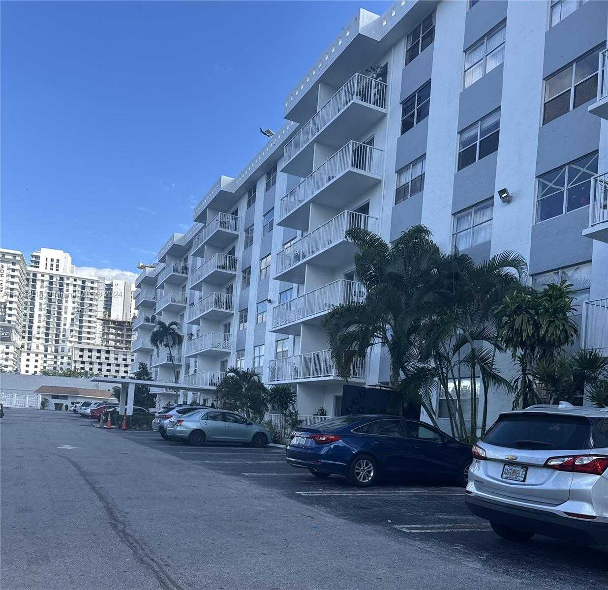 Small Image of 16465 NORTH EAST 22ND AVE #405, North Miami Beach Number 2