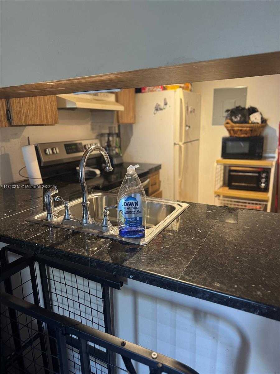 Small Image of 16465 NORTH EAST 22ND AVE #405, North Miami Beach Number 4