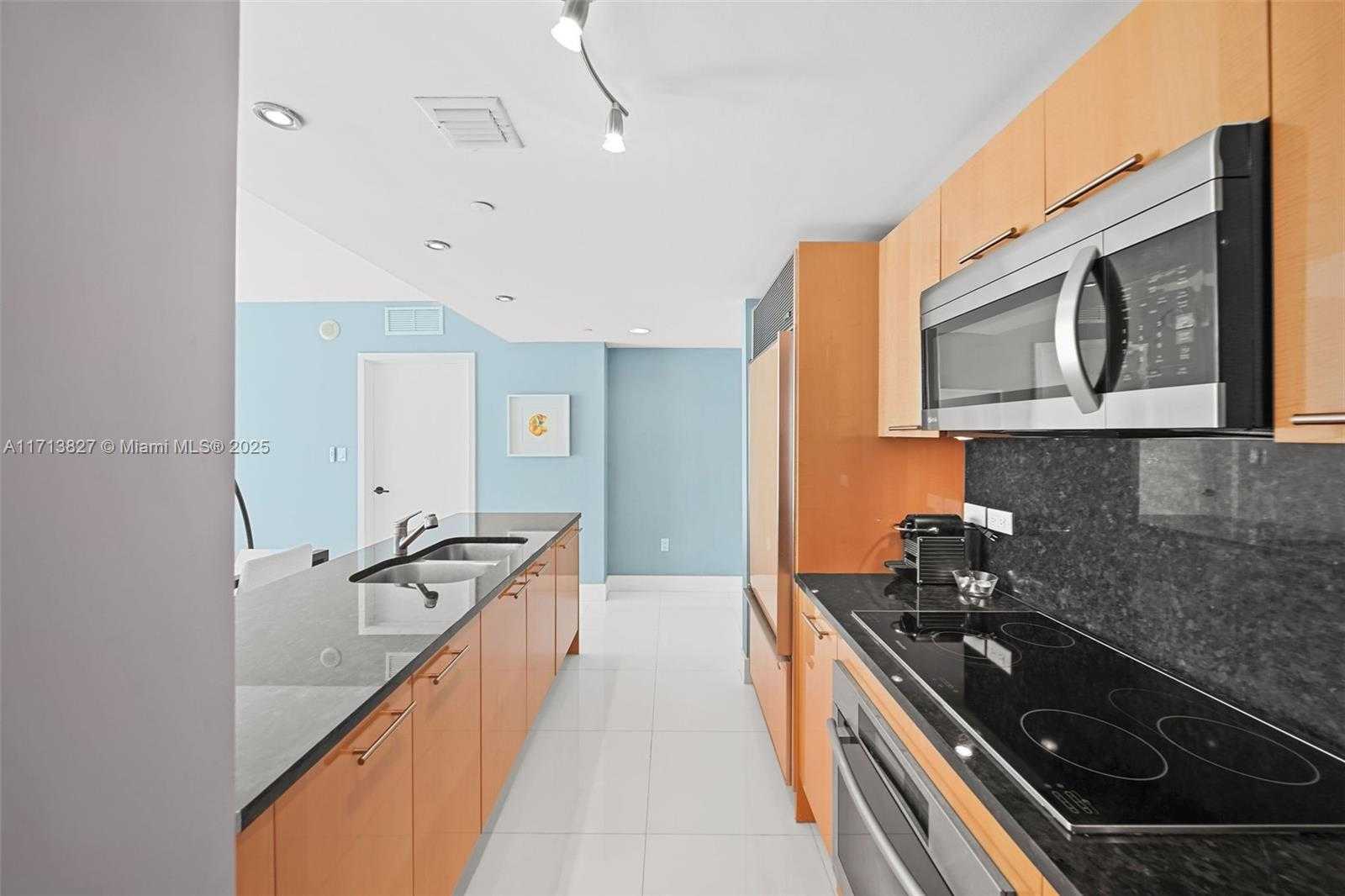 Small Image of 6801 COLLINS AVE #1214, Miami Beach Number 10