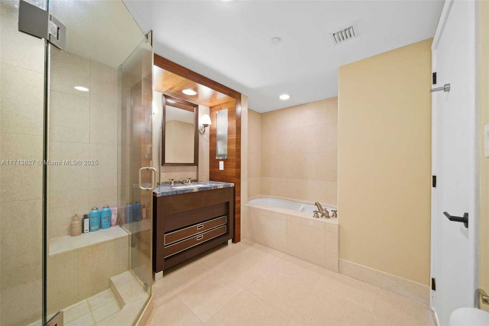 Small Image of 6801 COLLINS AVE #1214, Miami Beach Number 16