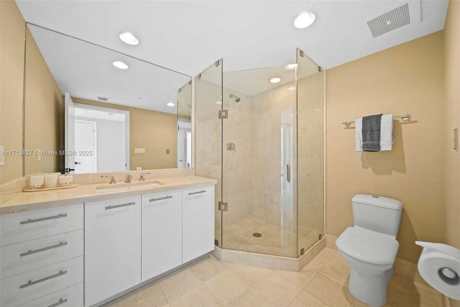 Small Image of 6801 COLLINS AVE #1214, Miami Beach Number 17