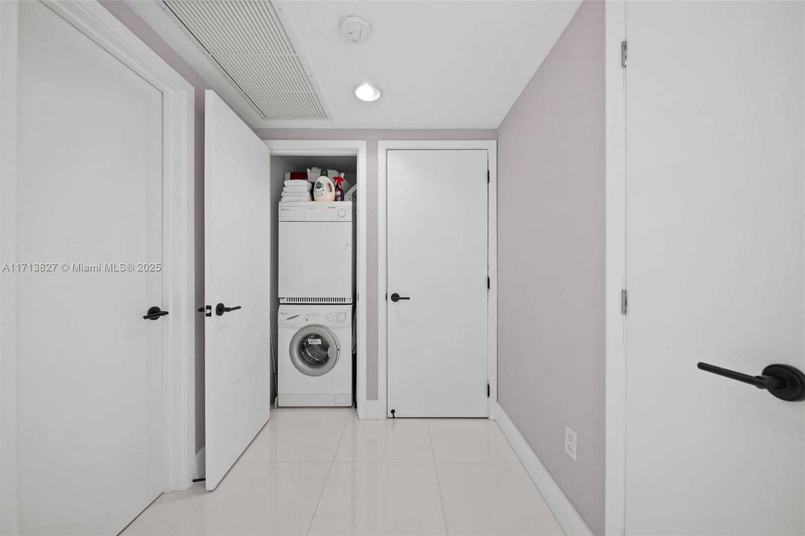 Small Image of 6801 COLLINS AVE #1214, Miami Beach Number 26