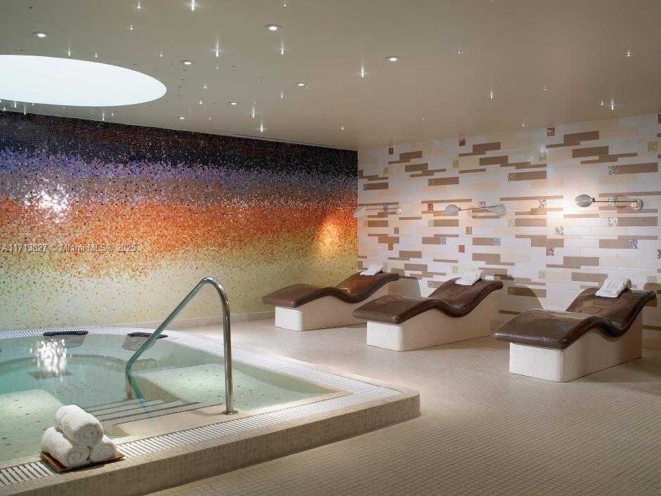 Small Image of 6801 COLLINS AVE #1214, Miami Beach Number 29
