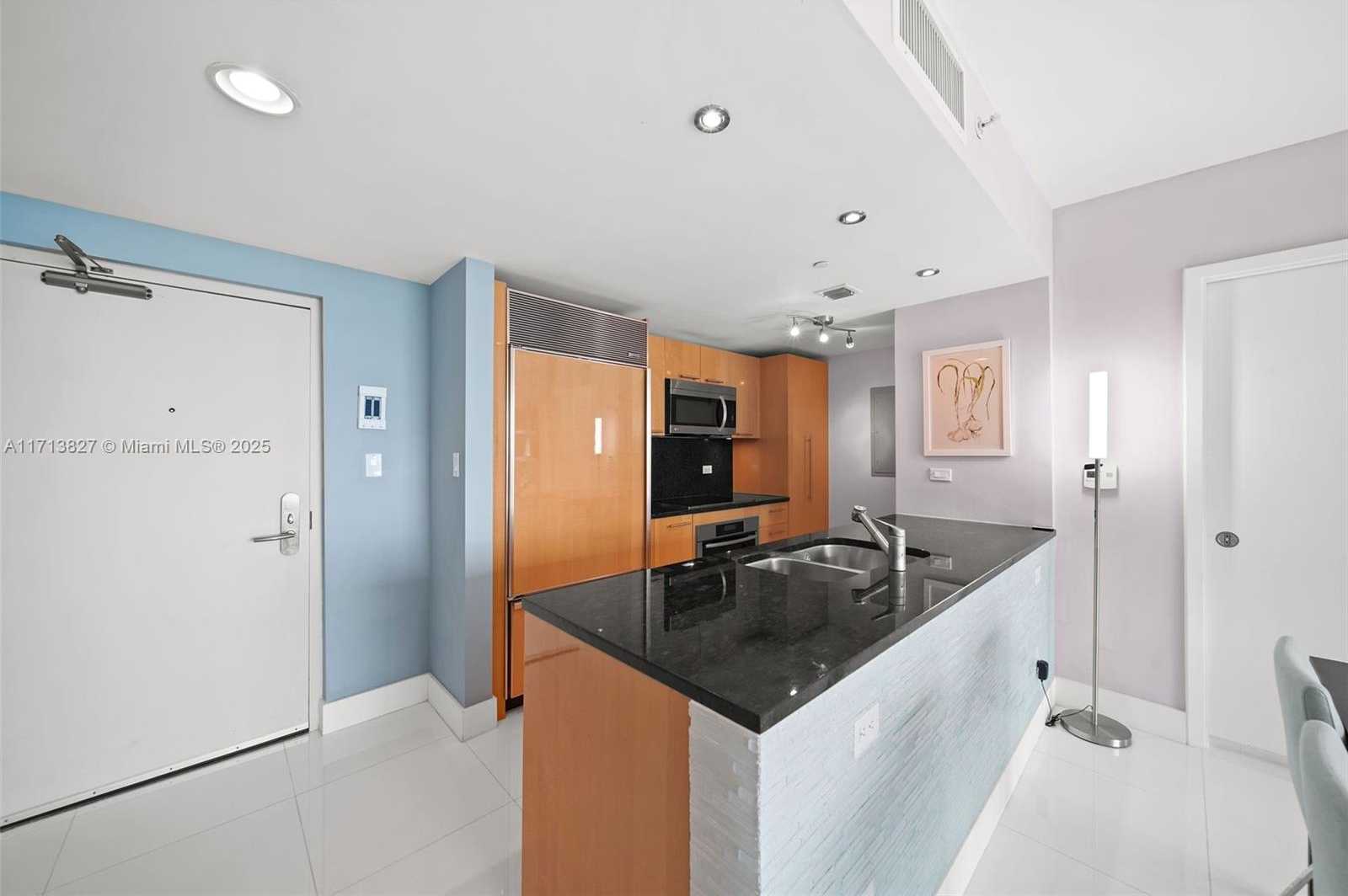 Small Image of 6801 COLLINS AVE #1214, Miami Beach Number 9