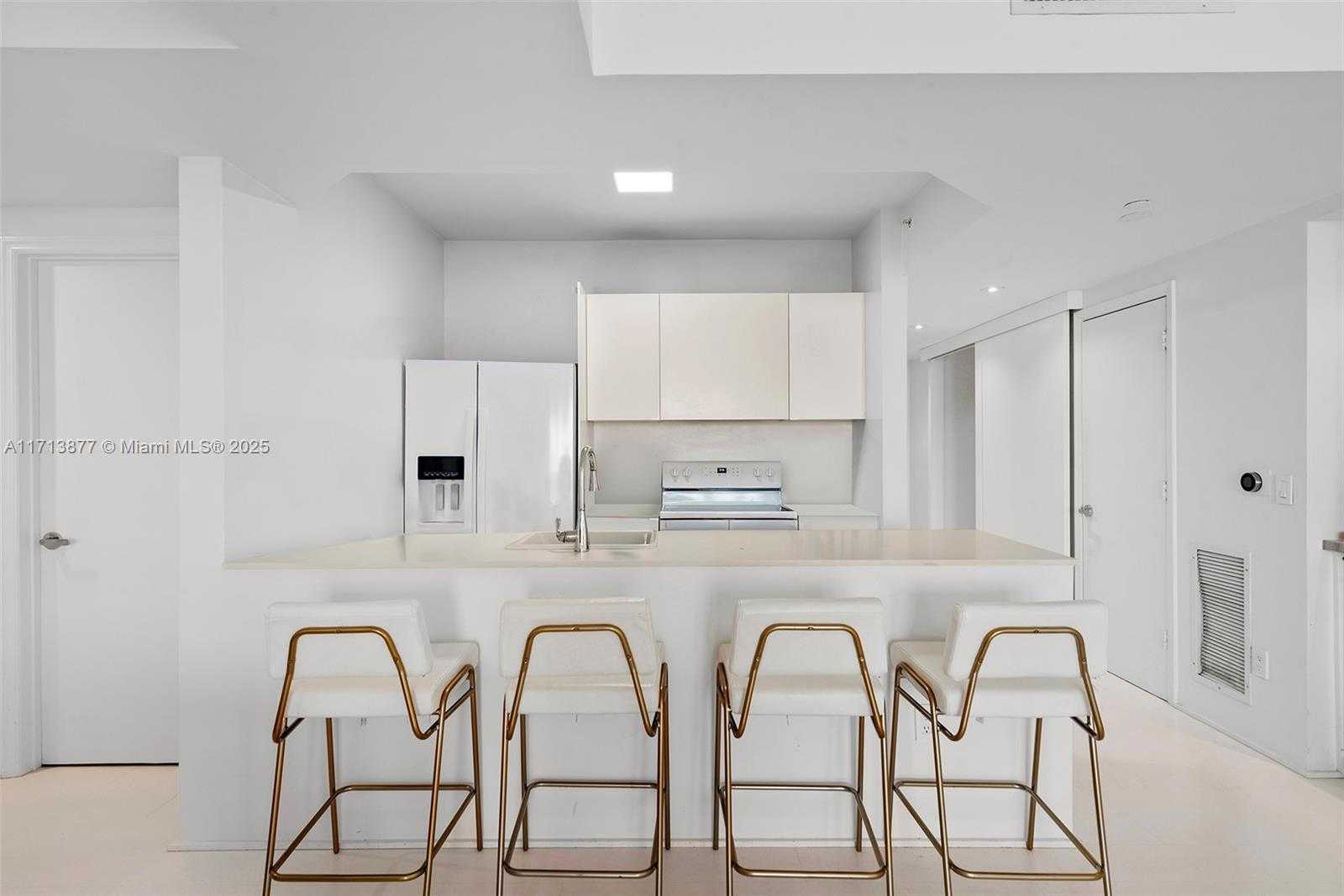 Small Image of 4779 COLLINS AVE #3108, Miami Beach Number 12