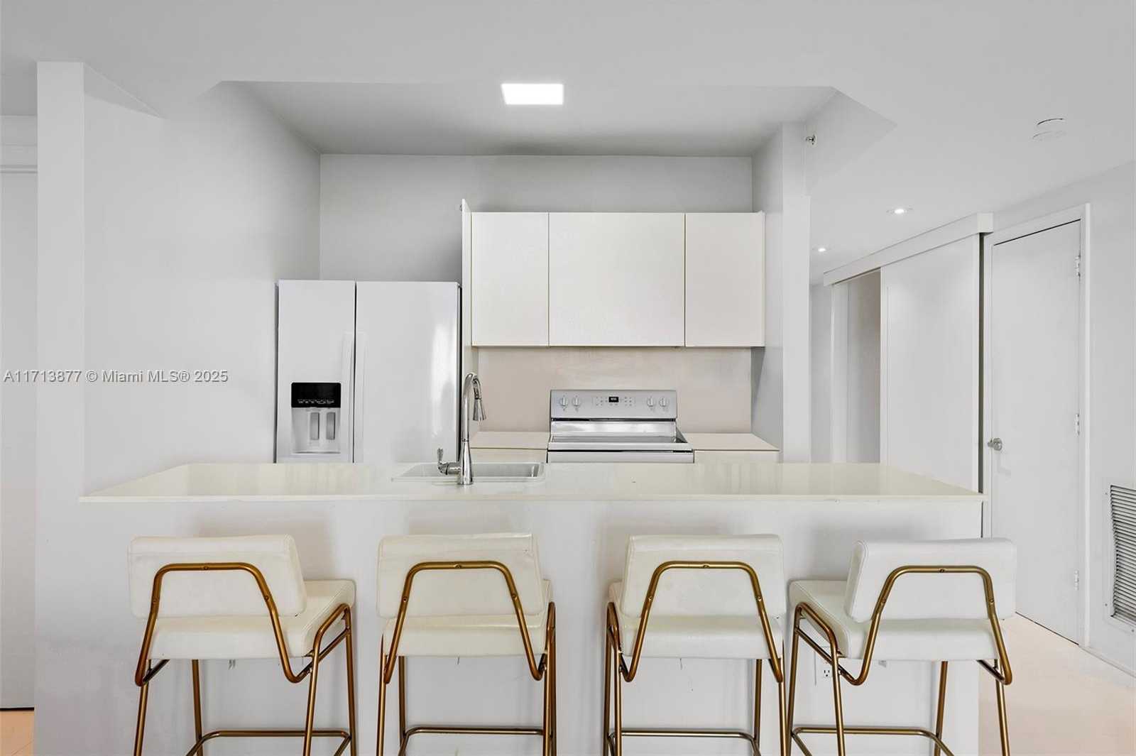 Small Image of 4779 COLLINS AVE #3108, Miami Beach Number 13