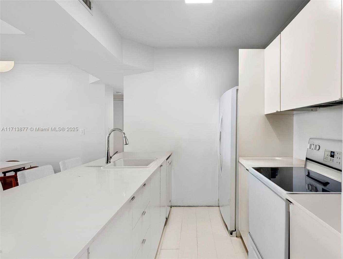Small Image of 4779 COLLINS AVE #3108, Miami Beach Number 14