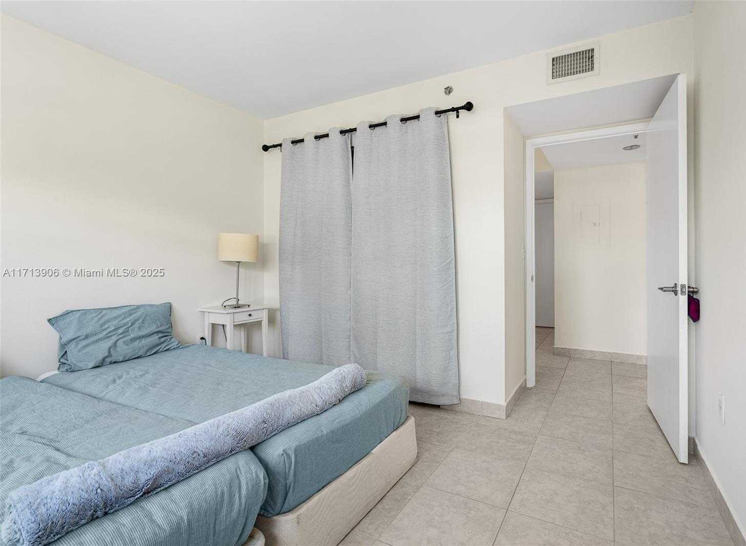 Small Image of 19801 EAST COUNTRY CLUB DR #4508, Aventura Number 14