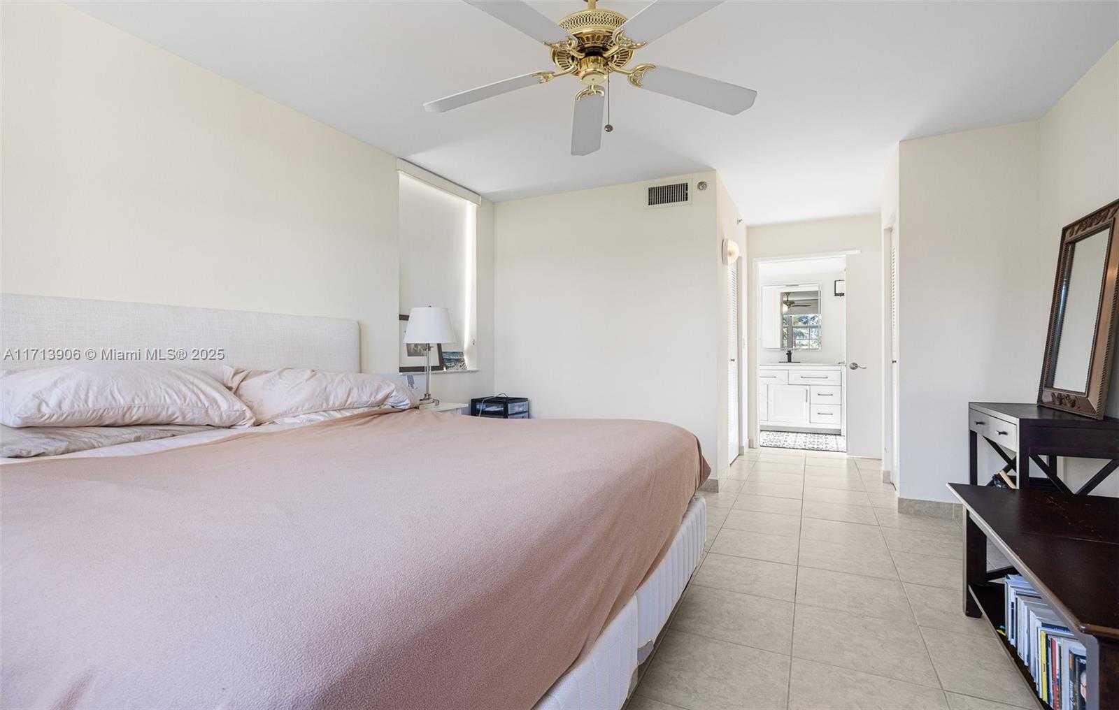 Small Image of 19801 EAST COUNTRY CLUB DR #4508, Aventura Number 26