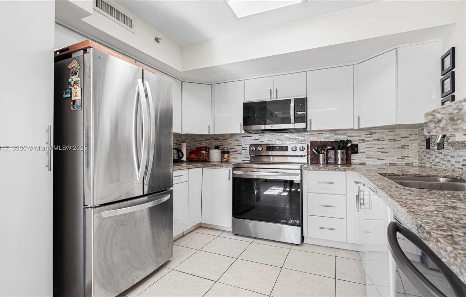 Small Image of 19801 EAST COUNTRY CLUB DR #4508, Aventura Number 29