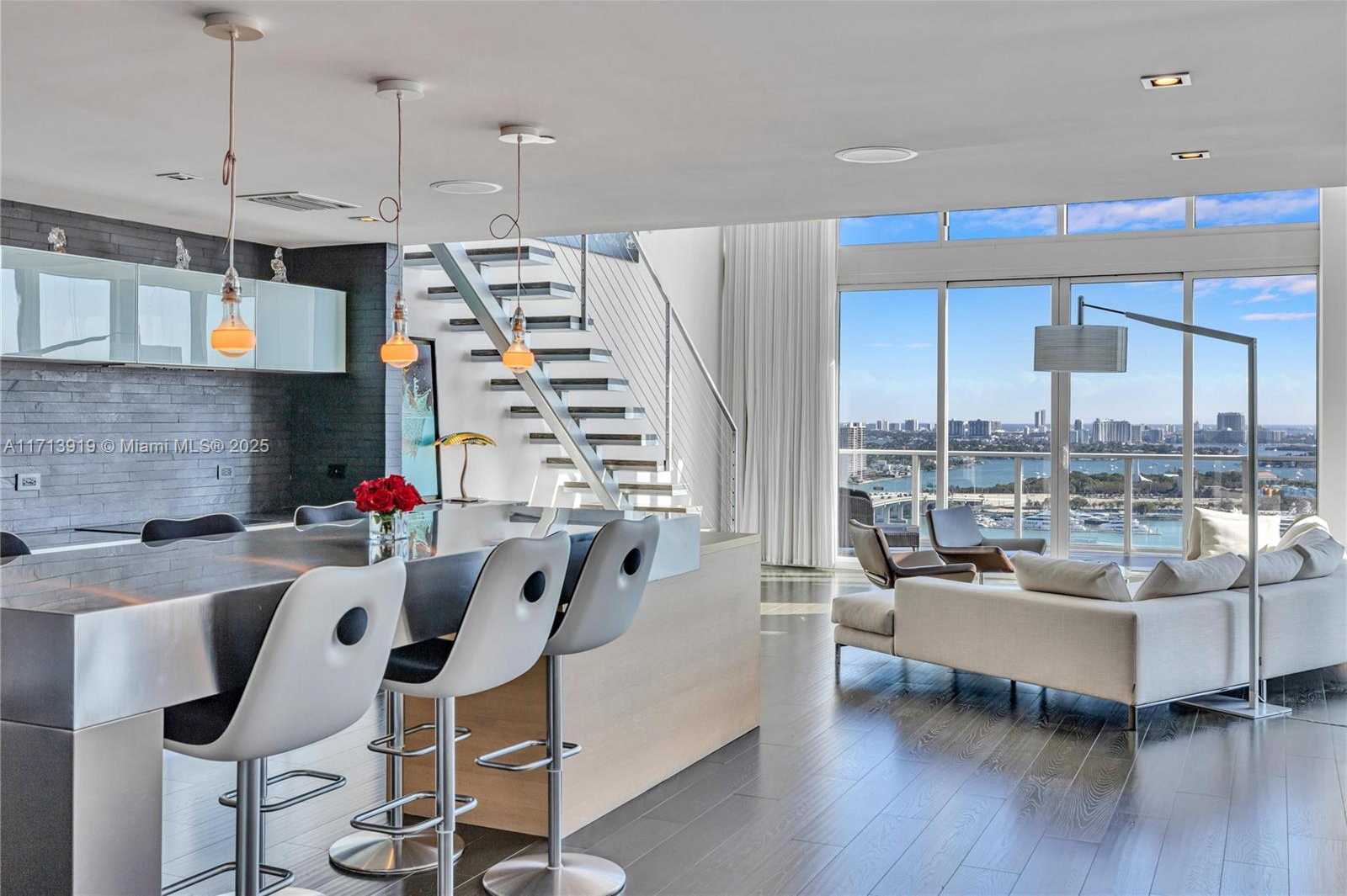 Small Image of 1040 BISCAYNE BLVD #2501, Miami Number 15