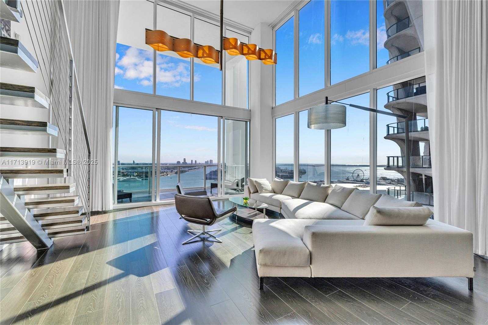 Small Image of 1040 BISCAYNE BLVD #2501, Miami Number 16