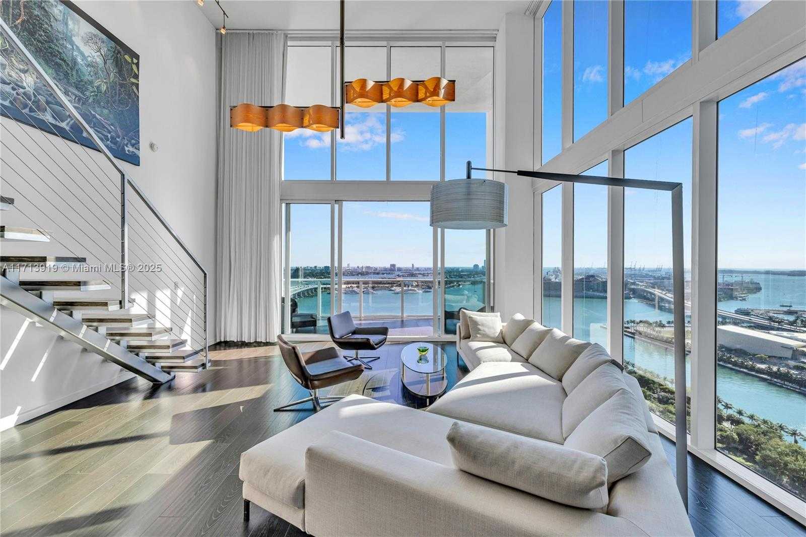 Small Image of 1040 BISCAYNE BLVD #2501, Miami Number 17