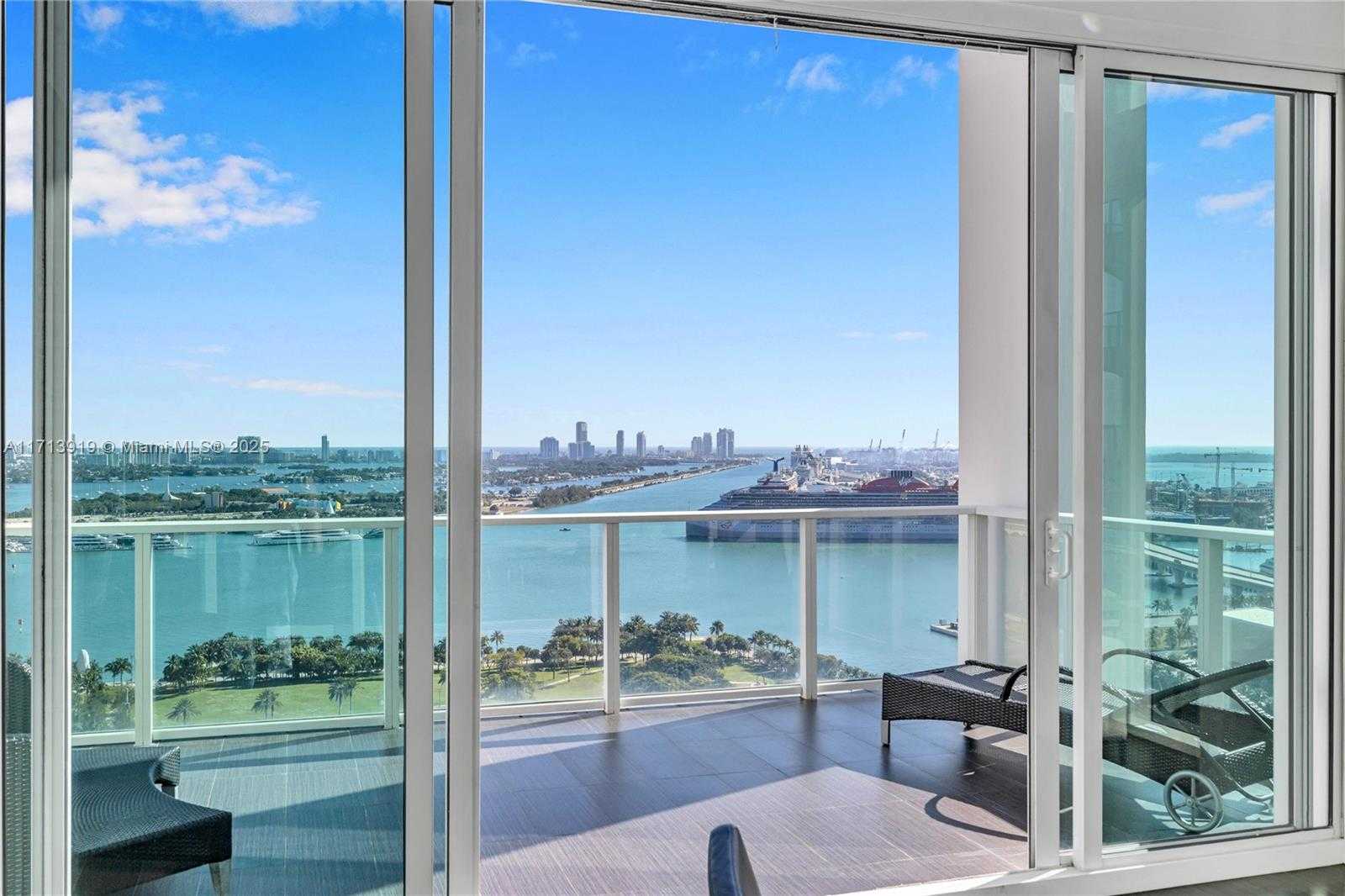 Small Image of 1040 BISCAYNE BLVD #2501, Miami Number 2