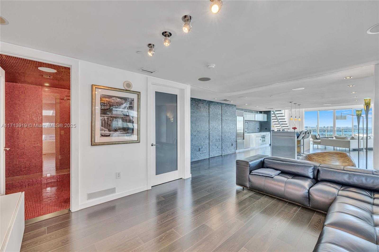Small Image of 1040 BISCAYNE BLVD #2501, Miami Number 22