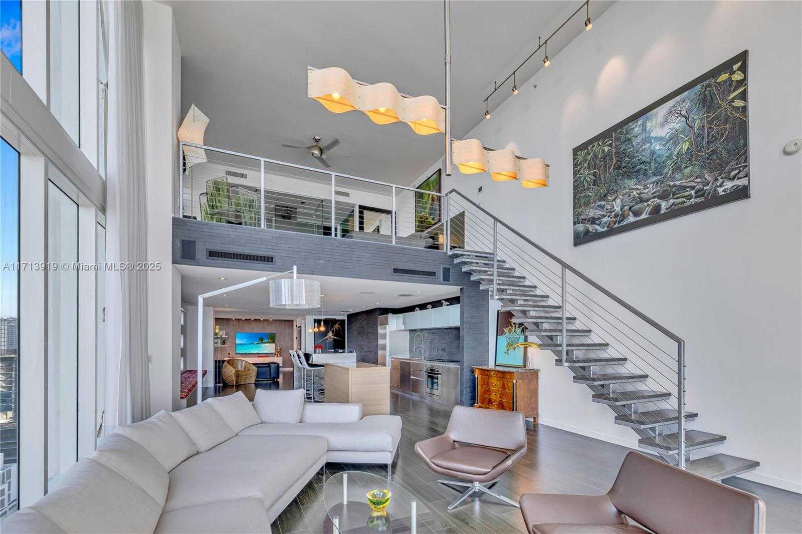 Small Image of 1040 BISCAYNE BLVD #2501, Miami Number 23