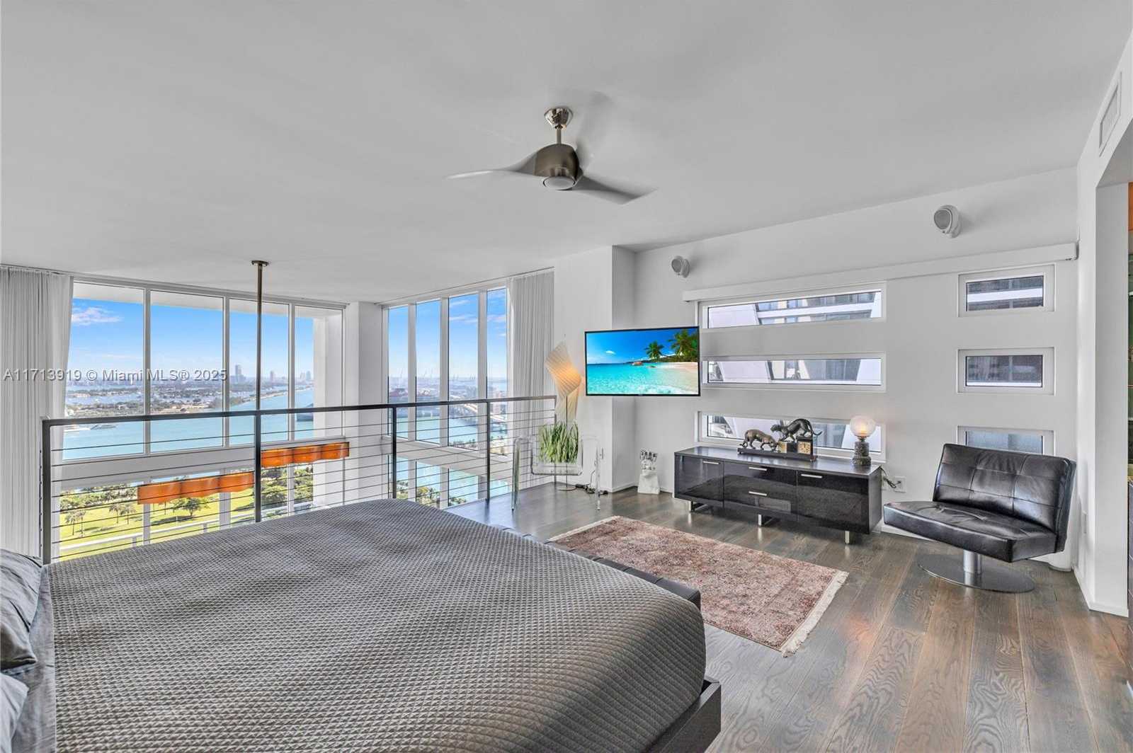 Small Image of 1040 BISCAYNE BLVD #2501, Miami Number 30