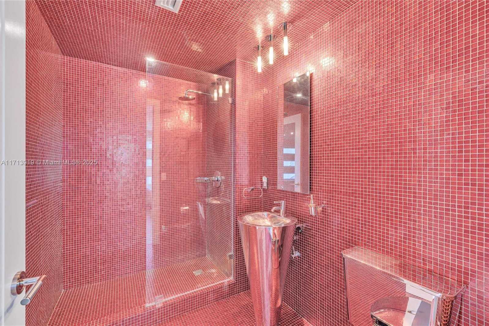 Small Image of 1040 BISCAYNE BLVD #2501, Miami Number 37