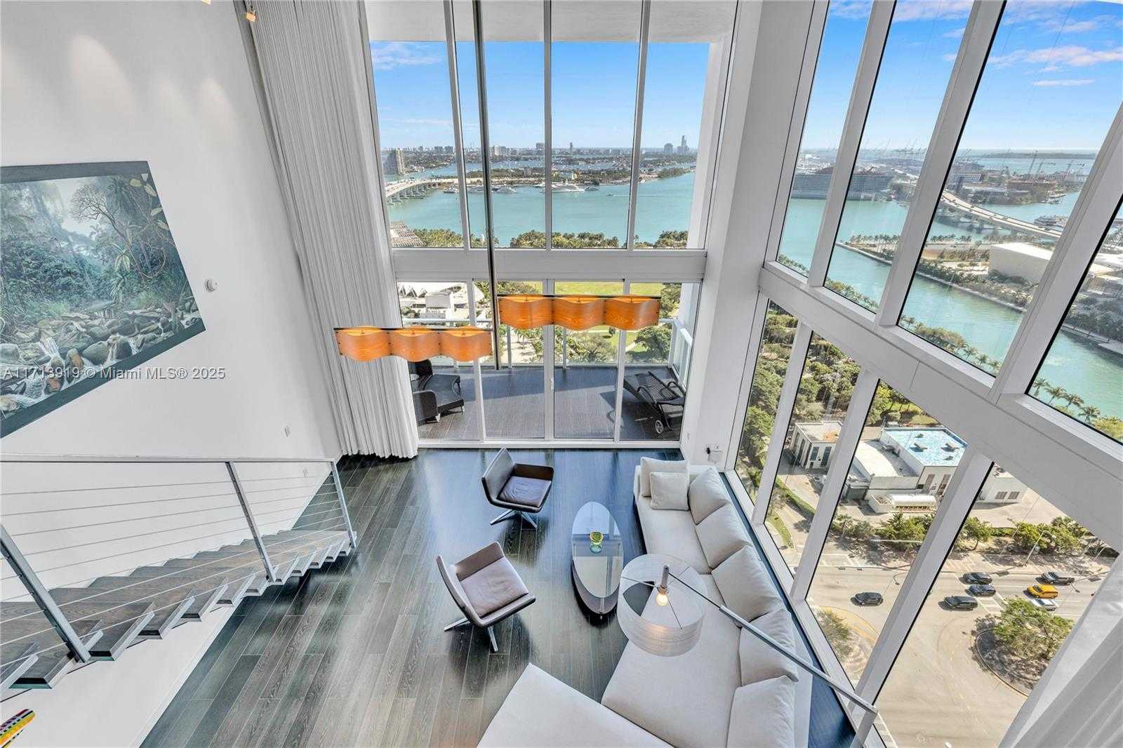 Small Image of 1040 BISCAYNE BLVD #2501, Miami Number 4