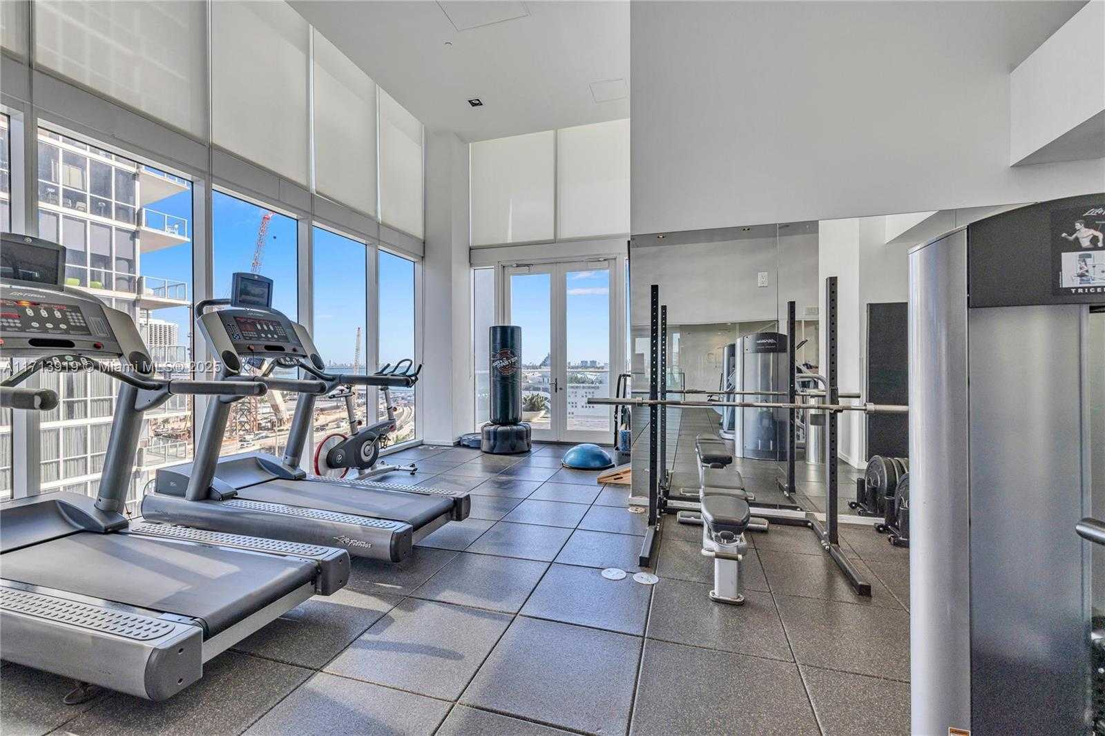 Small Image of 1040 BISCAYNE BLVD #2501, Miami Number 42