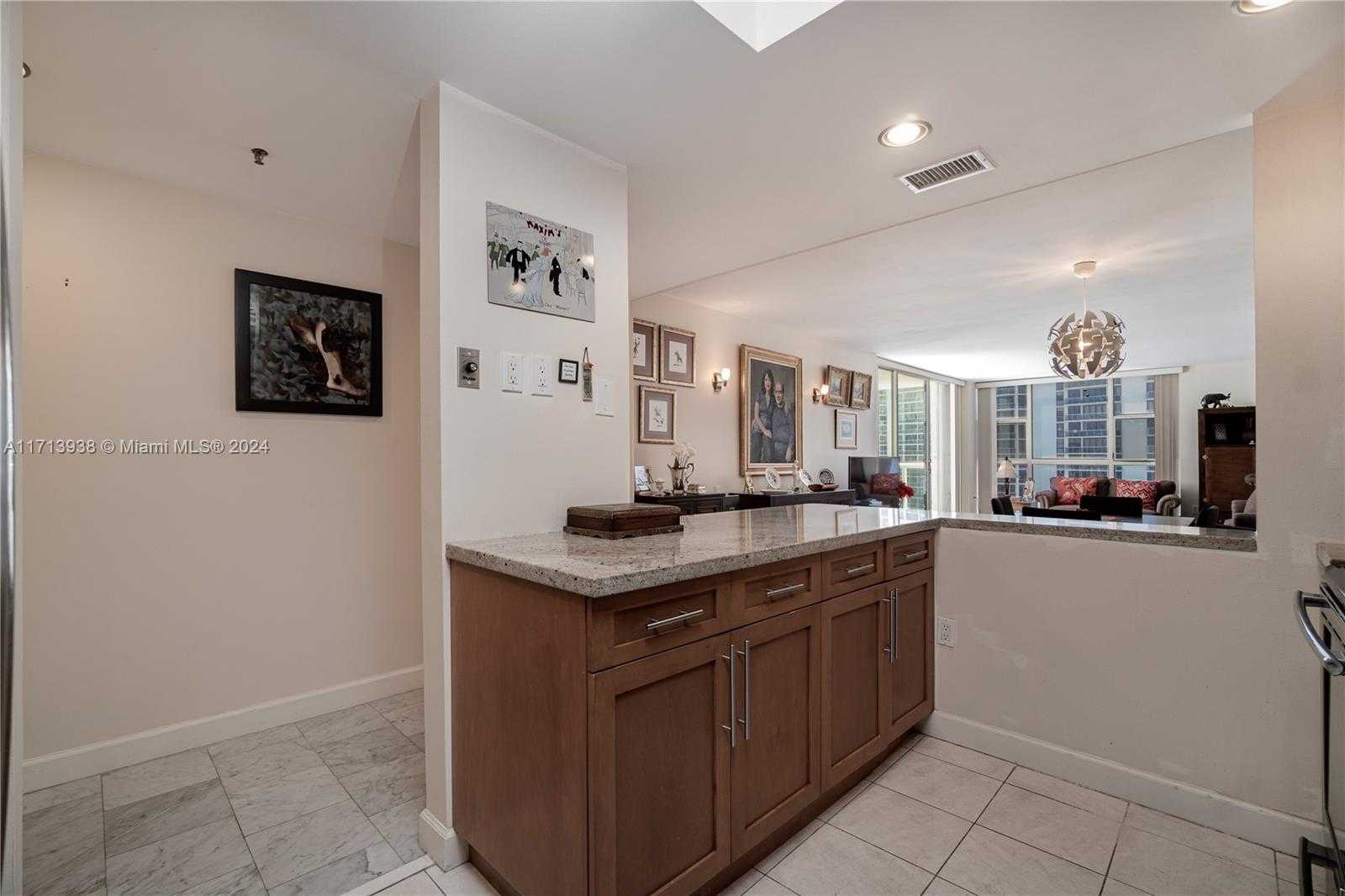 Small Image of 20515 EAST COUNTRY CLUB DR #1048, Aventura Number 14