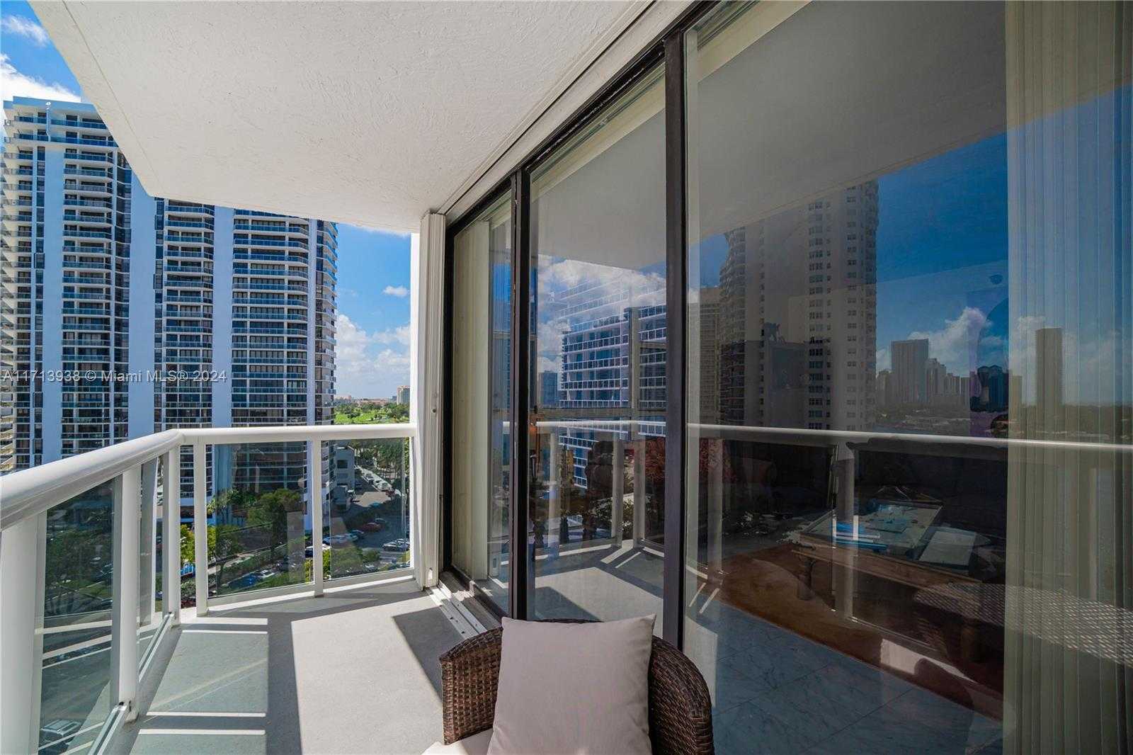 Small Image of 20515 EAST COUNTRY CLUB DR #1048, Aventura Number 7