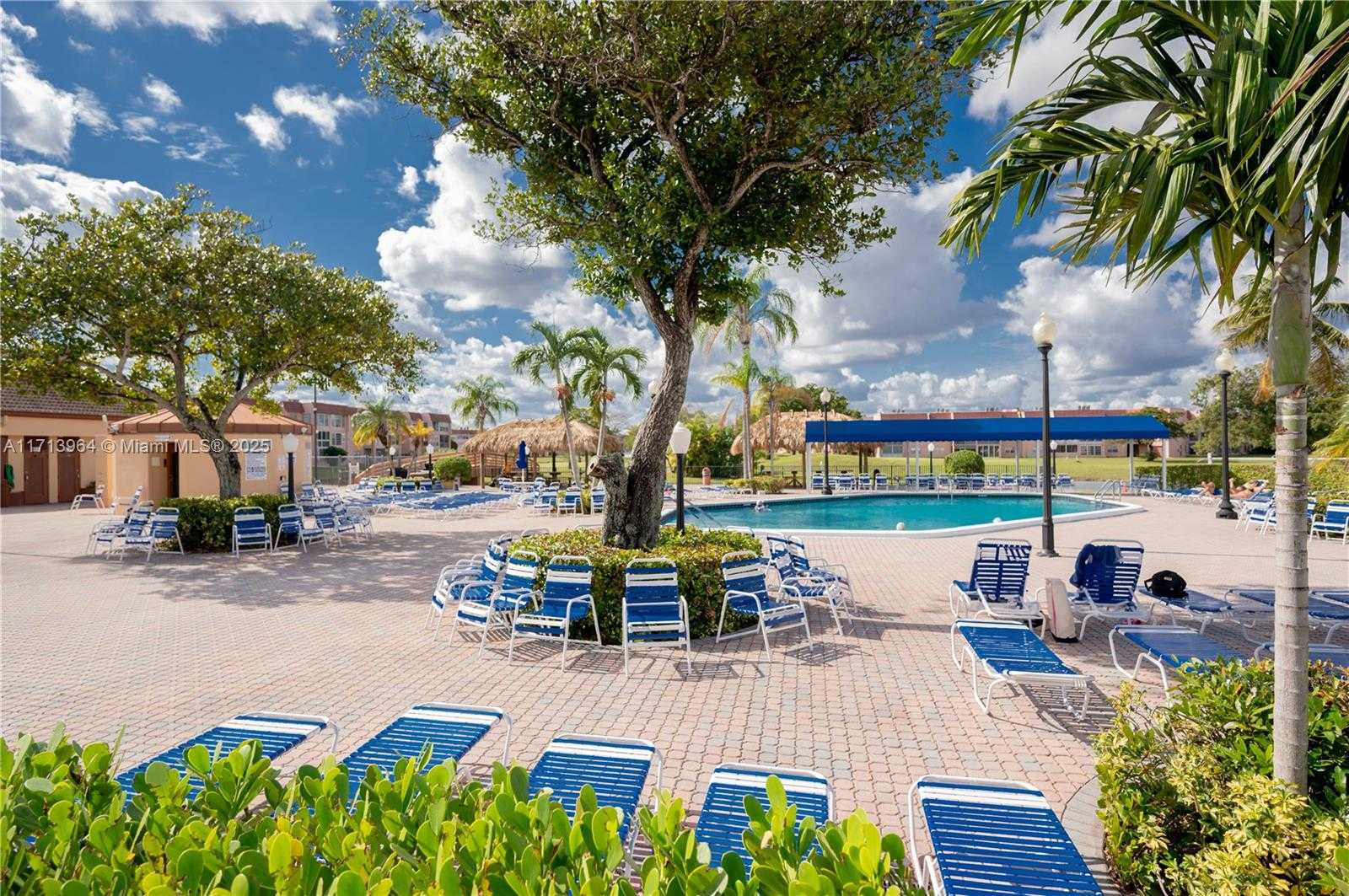 Small Image of 8861 SUNRISE LAKES BLVD #301, Sunrise Number 22