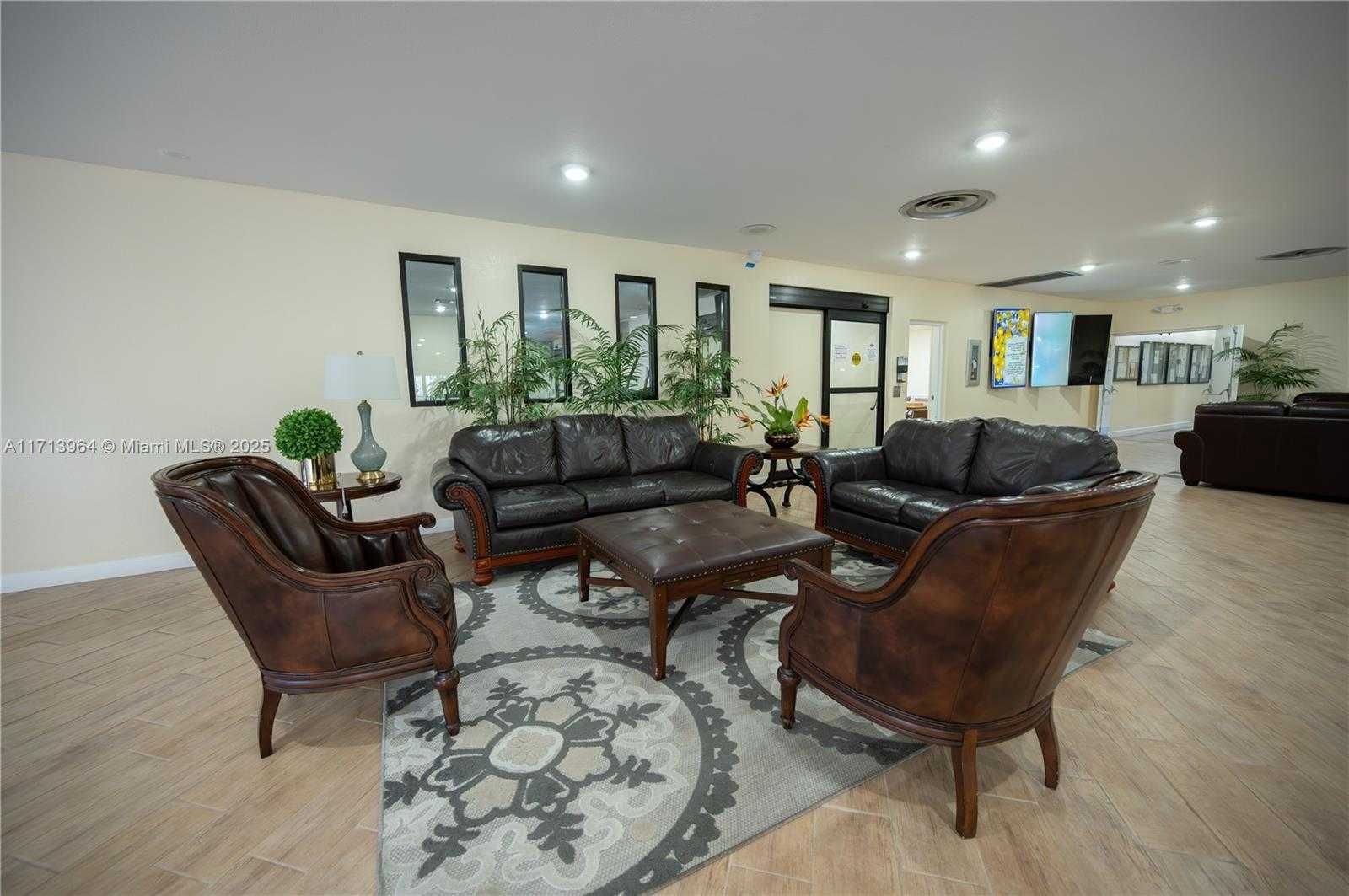 Small Image of 8861 SUNRISE LAKES BLVD #301, Sunrise Number 32