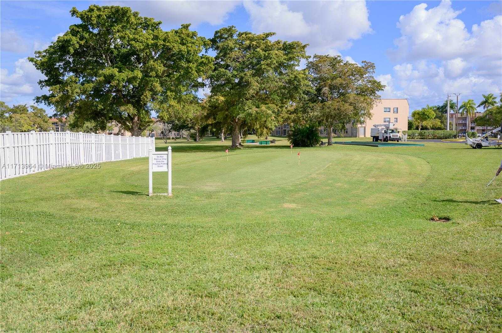 Small Image of 8861 SUNRISE LAKES BLVD #301, Sunrise Number 39