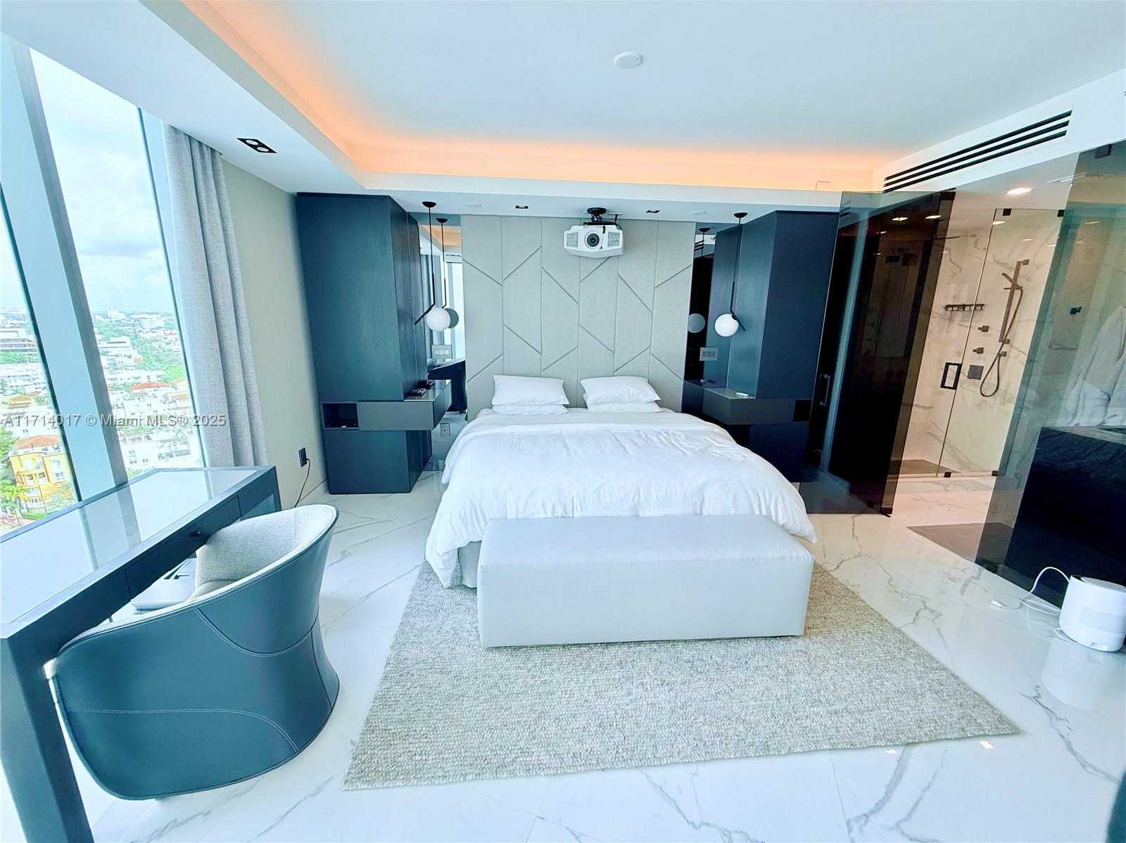 Small Image of 1000 SOUTH POINTE DR #PH1706, Miami Beach Number 16