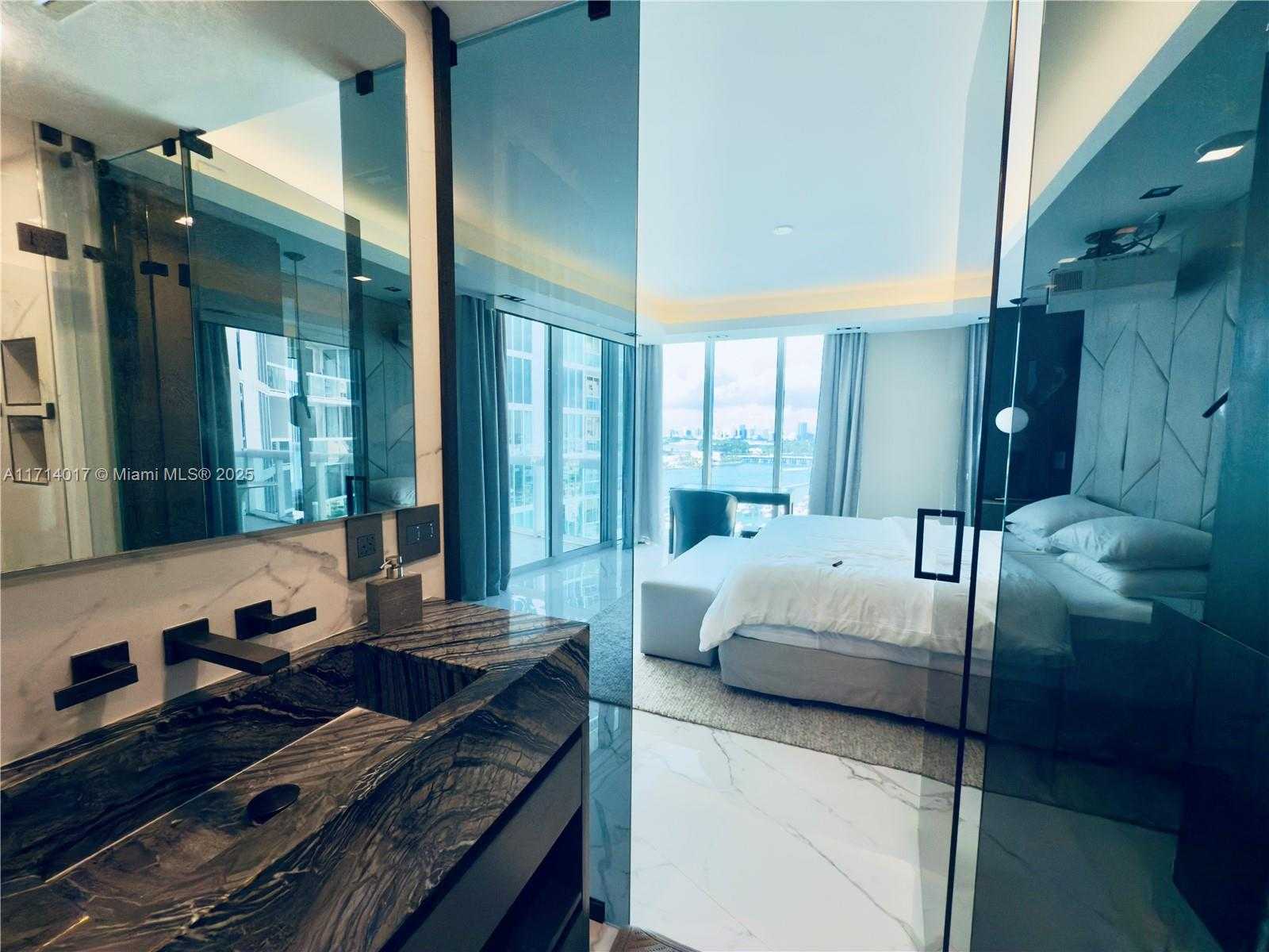 Small Image of 1000 SOUTH POINTE DR #PH1706, Miami Beach Number 21