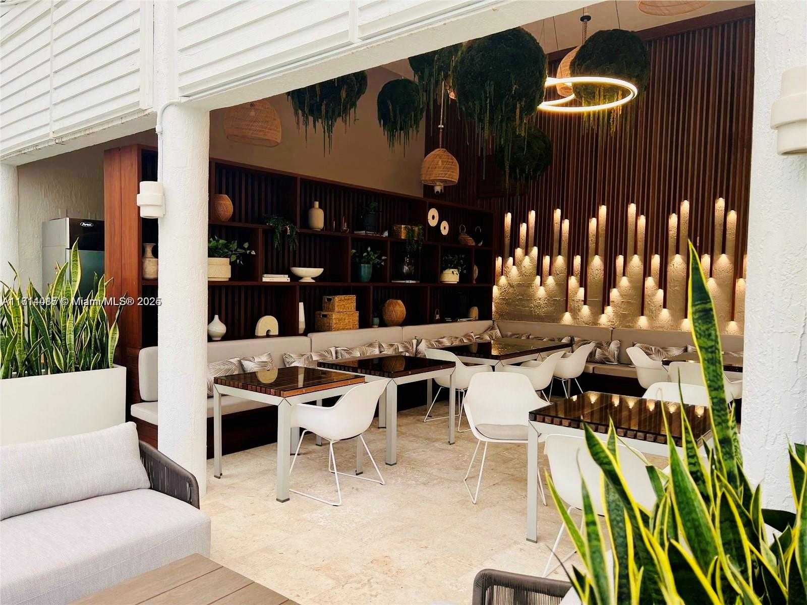 Small Image of 1000 SOUTH POINTE DR #PH1706, Miami Beach Number 26