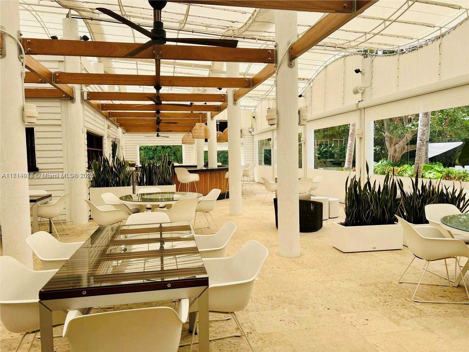 Small Image of 1000 SOUTH POINTE DR #PH1706, Miami Beach Number 27