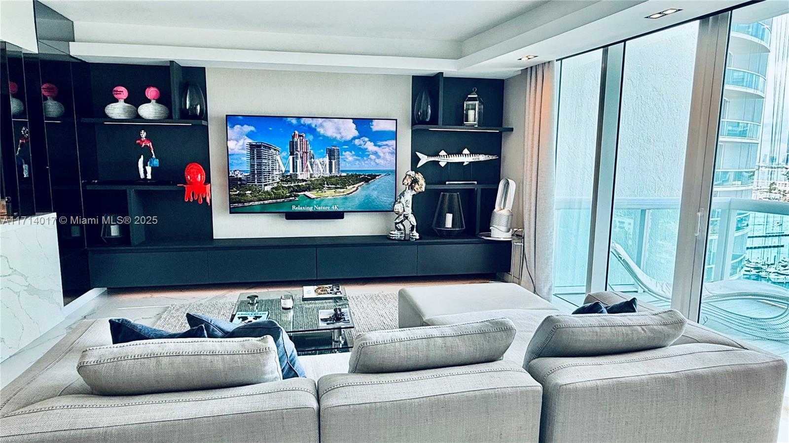Small Image of 1000 SOUTH POINTE DR #PH1706, Miami Beach Number 3