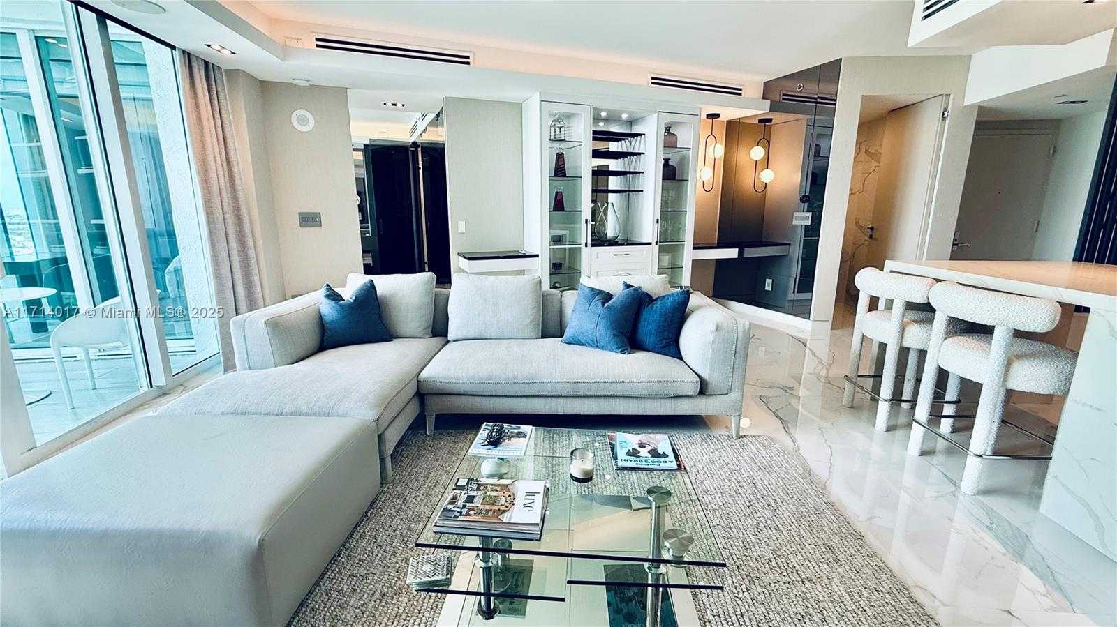 Small Image of 1000 SOUTH POINTE DR #PH1706, Miami Beach Number 4