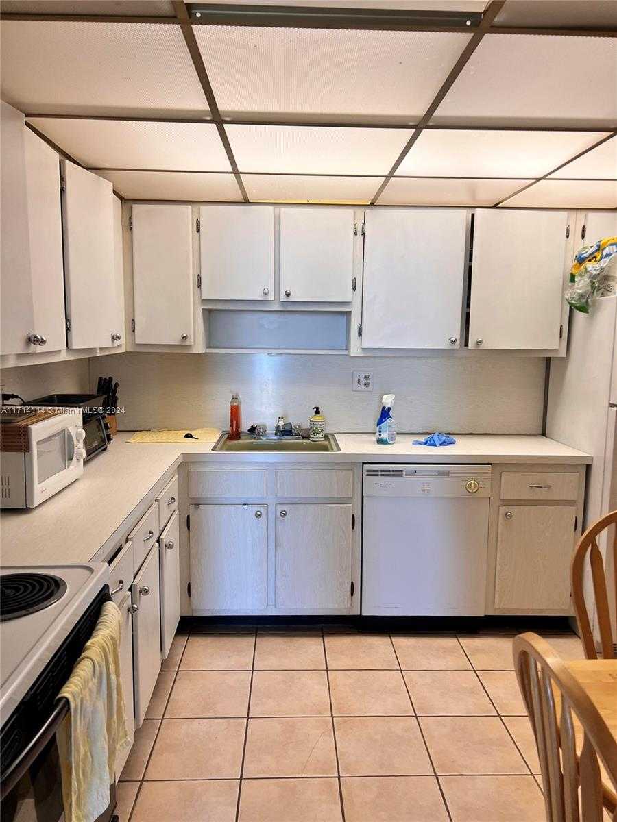 Small Image of 1410 SOUTH OCEAN DR #804, Hollywood Number 6