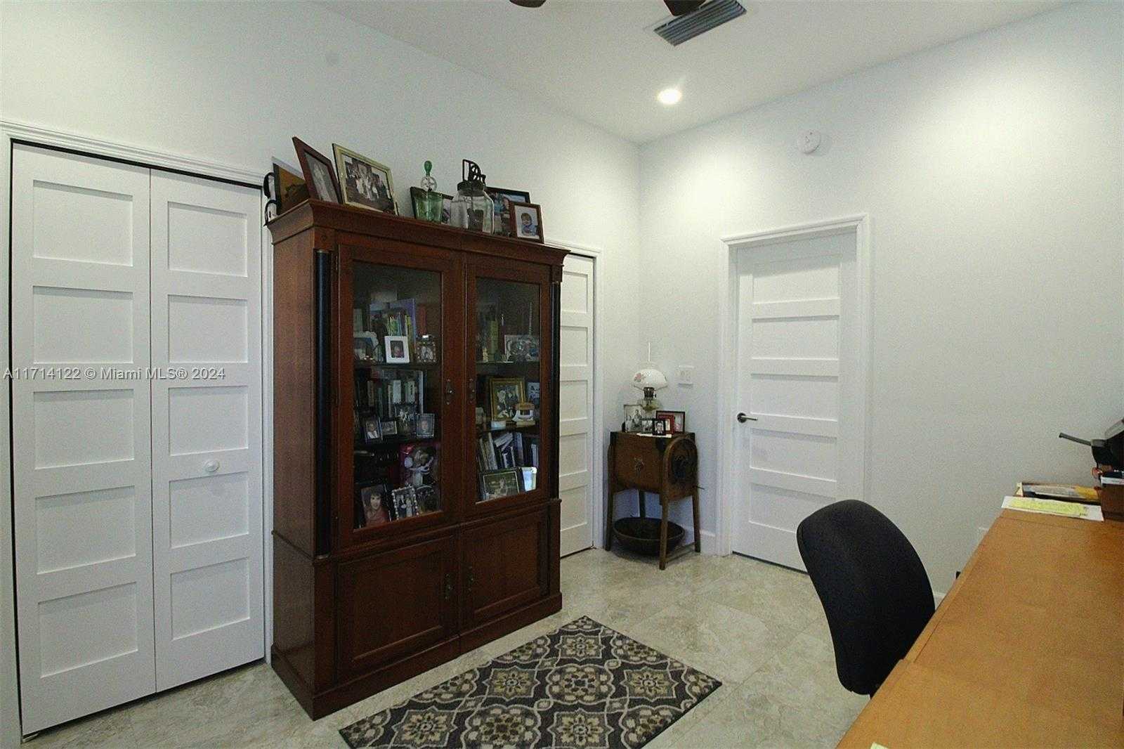 Small Image of 310 POINCIANA DR #802, Sunny Isles Beach Number 11