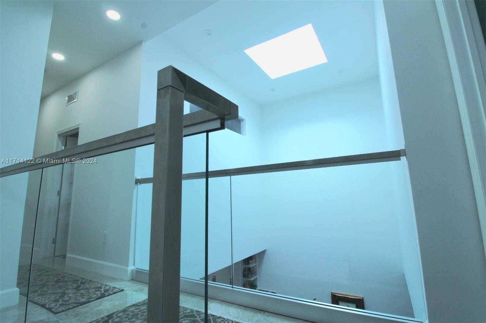 Small Image of 310 POINCIANA DR #802, Sunny Isles Beach Number 14