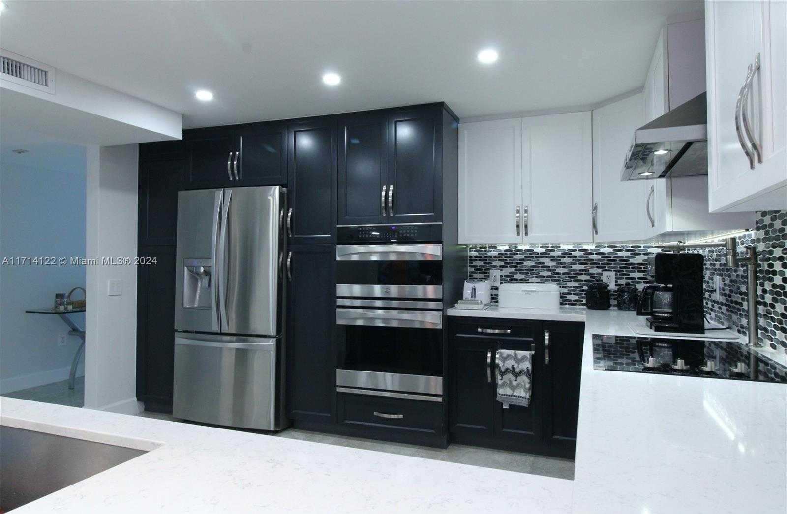 Small Image of 310 POINCIANA DR #802, Sunny Isles Beach Number 21