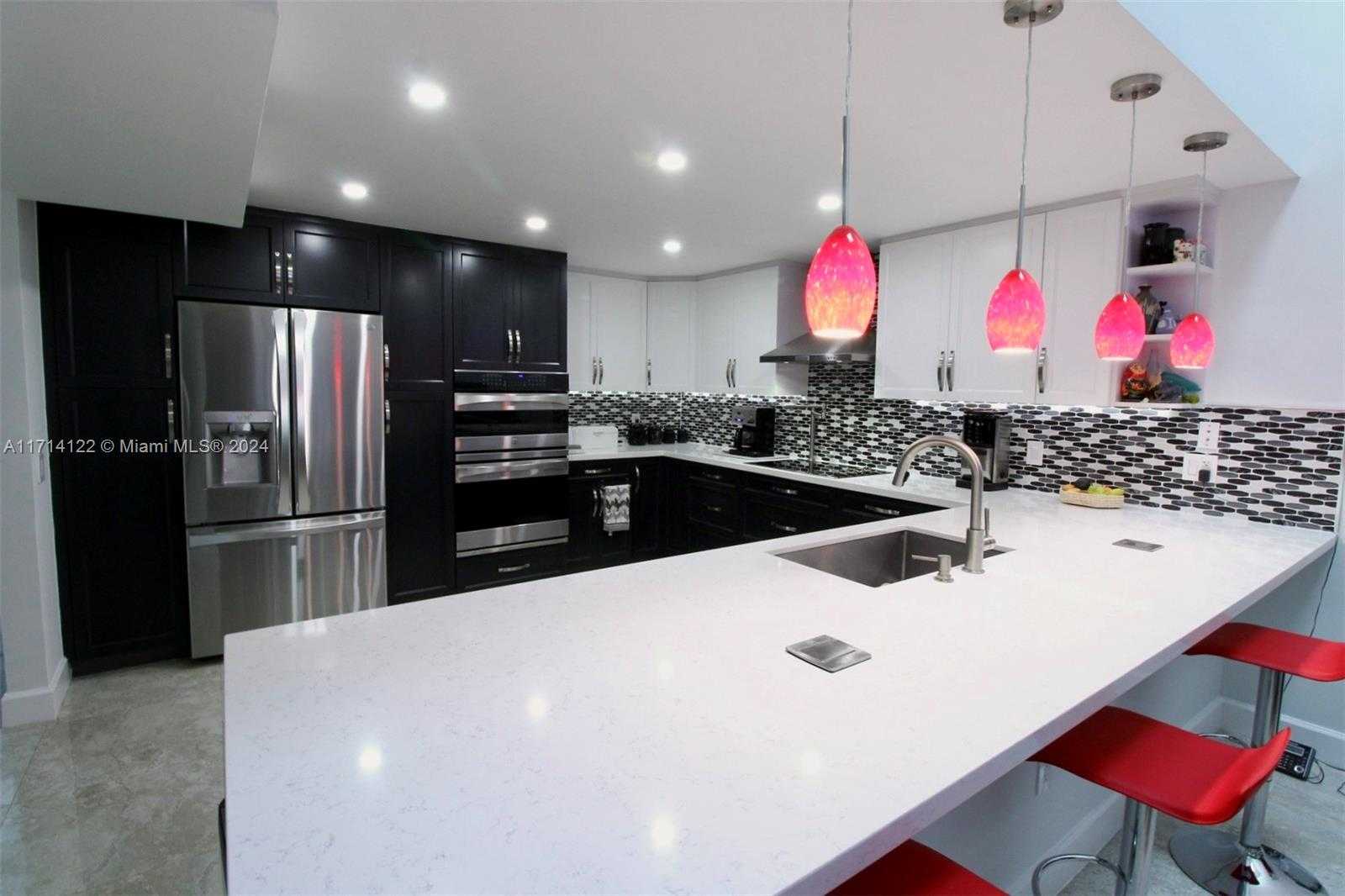 Small Image of 310 POINCIANA DR #802, Sunny Isles Beach Number 23